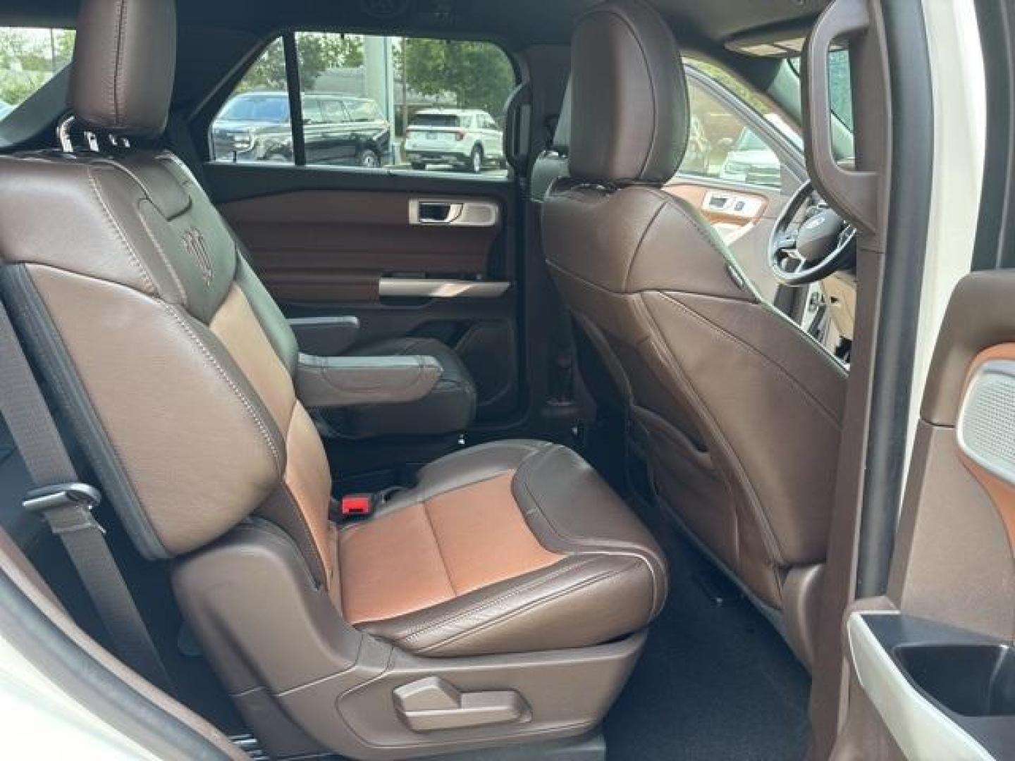 2021 White /Java Ford Explorer King Ranch (1FM5K8LC8MG) with an 3.0L EcoBoost V6 engine, Automatic transmission, located at 1105 E Mulberry, Kaufman, TX, 75142, (972) 962-2151, 32.589550, -96.300926 - White 2021 Ford Explorer 4D Sport Utility King Ranch 4WD 10-Speed Automatic 3.0L EcoBoost V6 4WD.<br><br><br>Please call Paul Murrey Ford Inc. In Kaufman Texas A Family Dealership Since 1952 Serving the Dallas Fort Worth and East Texas areas for over 70 years. Please call 972-962-2151 www.murreyford - Photo#20