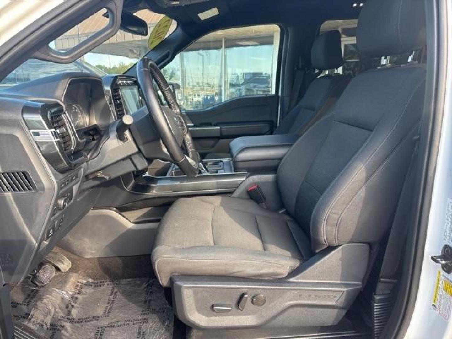 2022 Oxford White /Black Ford F-150 XLT (1FTFW1E59NK) with an 5.0L V8 engine, Automatic transmission, located at 1105 E Mulberry, Kaufman, TX, 75142, (972) 962-2151, 32.589550, -96.300926 - Photo#8
