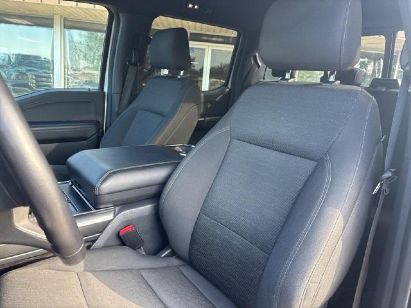 2022 Oxford White /Black Ford F-150 XLT (1FTFW1E59NK) with an 5.0L V8 engine, Automatic transmission, located at 1105 E Mulberry, Kaufman, TX, 75142, (972) 962-2151, 32.589550, -96.300926 - Photo#9