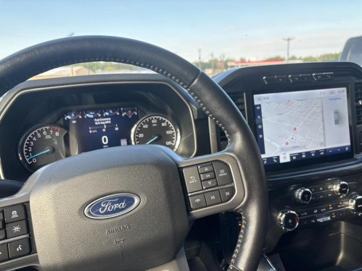 2022 Oxford White /Black Ford F-150 XLT (1FTFW1E59NK) with an 5.0L V8 engine, Automatic transmission, located at 1105 E Mulberry, Kaufman, TX, 75142, (972) 962-2151, 32.589550, -96.300926 - Photo#18