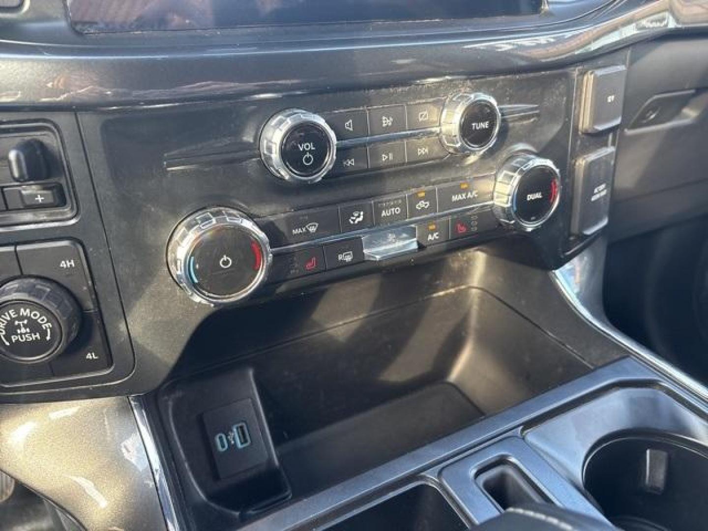 2022 Oxford White /Black Ford F-150 XLT (1FTFW1E59NK) with an 5.0L V8 engine, Automatic transmission, located at 1105 E Mulberry, Kaufman, TX, 75142, (972) 962-2151, 32.589550, -96.300926 - Photo#23