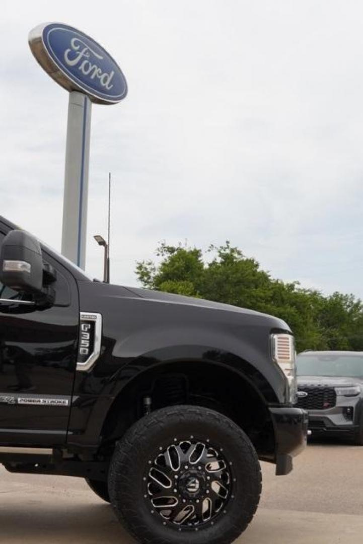 2022 Black Metallic /Navy Pier/Light Slate Ford F-350SD Limited (1FT8W3DTXNE) with an Power Stroke 6.7L V8 DI 32V OHV Turbodiesel engine, Automatic transmission, located at 1105 E Mulberry, Kaufman, TX, 75142, (972) 962-2151, 32.589550, -96.300926 - Black Metallic 2022 Ford F-350SD 4D Crew Cab Limited DRW 4WD 10-Speed Automatic Power Stroke 6.7L V8 DI 32V OHV Turbodiesel 4WD.<br><br><br>Recent Arrival!<br><br><br>Please call Paul Murrey Ford Inc. In Kaufman Texas A Family Dealership Since 1952 Serving the Dallas Fort Worth and East Texas areas - Photo#9