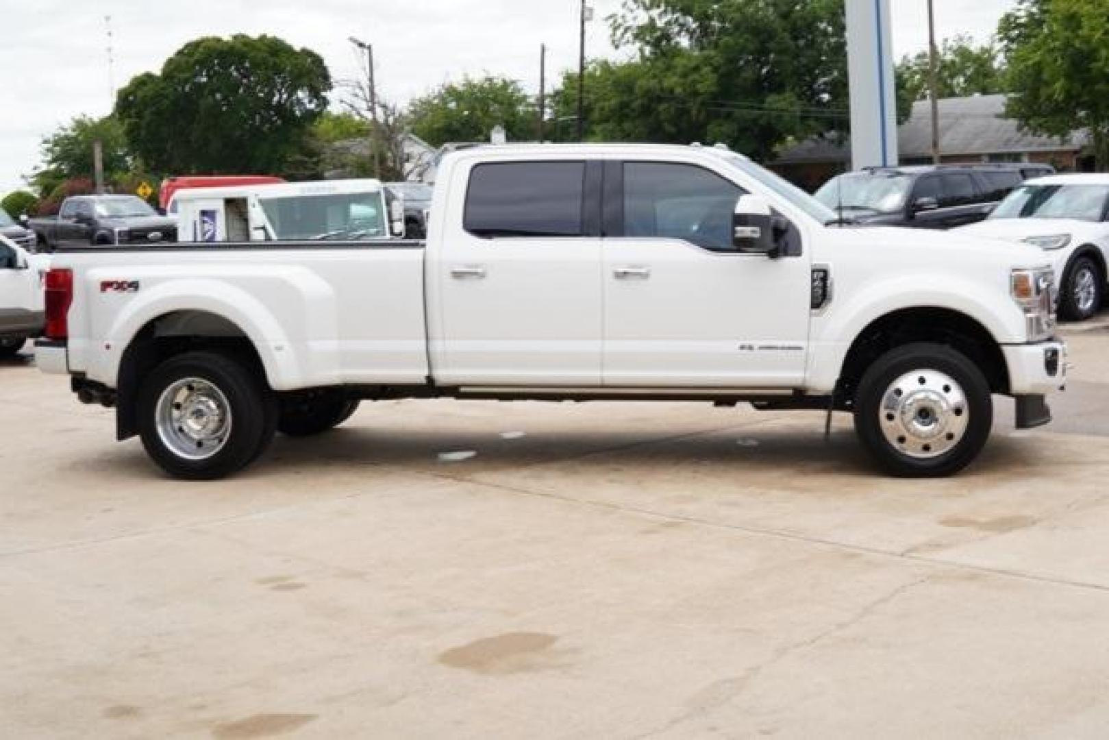 2022 White Metallic /Navy Pier/Light Slate Ford F-450SD Limited (1FT8W4DT7NE) with an Power Stroke 6.7L V8 DI 32V OHV Turbodiesel engine, Automatic transmission, located at 1105 E Mulberry, Kaufman, TX, 75142, (972) 962-2151, 32.589550, -96.300926 - Photo#5