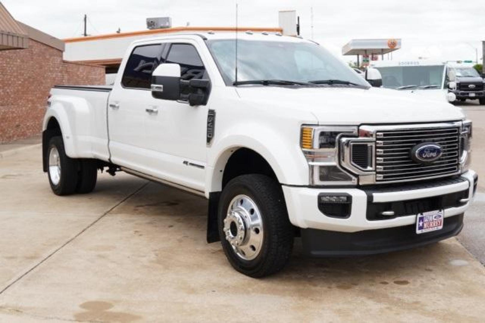 2022 White Metallic /Navy Pier/Light Slate Ford F-450SD Limited (1FT8W4DT7NE) with an Power Stroke 6.7L V8 DI 32V OHV Turbodiesel engine, Automatic transmission, located at 1105 E Mulberry, Kaufman, TX, 75142, (972) 962-2151, 32.589550, -96.300926 - Photo#6