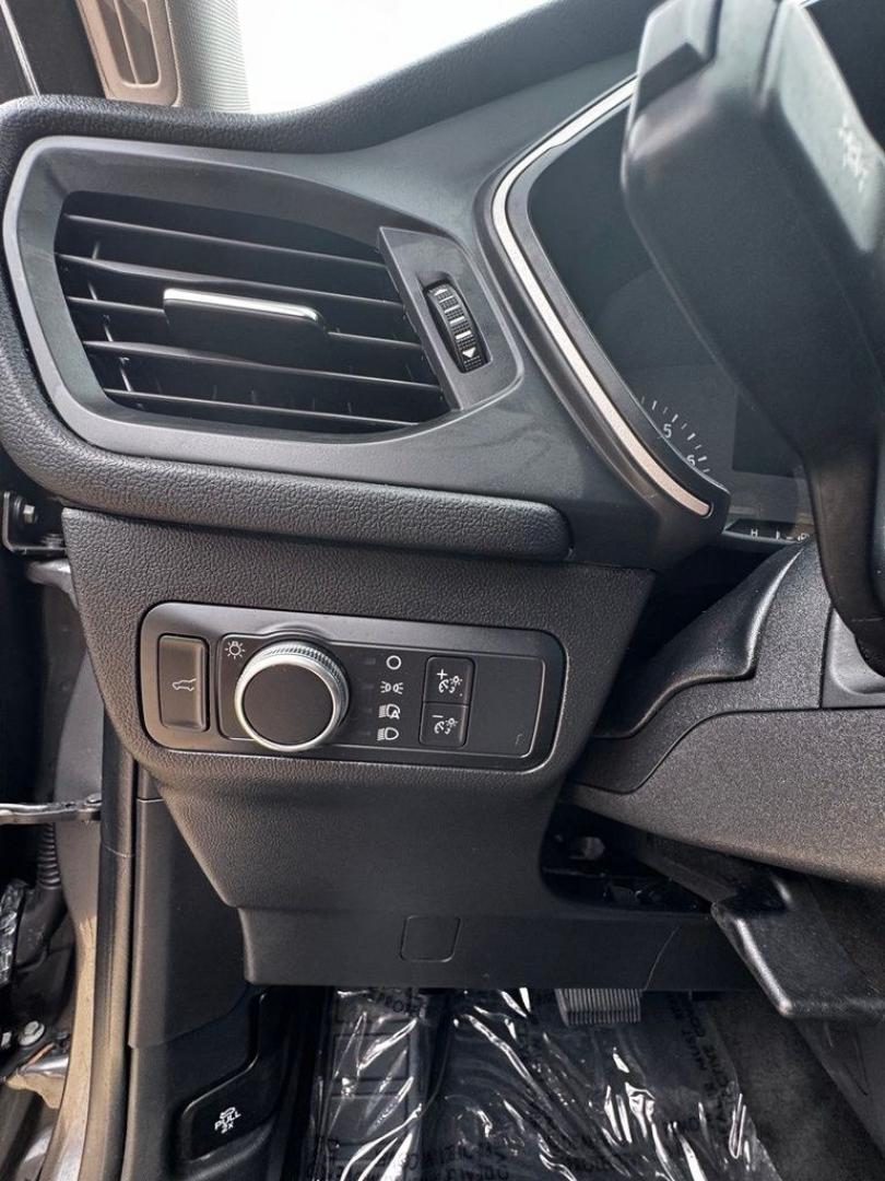 2022 Gray Metallic /Gray Ford Escape SE (1FMCU0G68NU) with an 1.5L EcoBoost engine, Automatic transmission, located at 1105 E Mulberry, Kaufman, TX, 75142, (972) 962-2151, 32.589550, -96.300926- Photo#16
