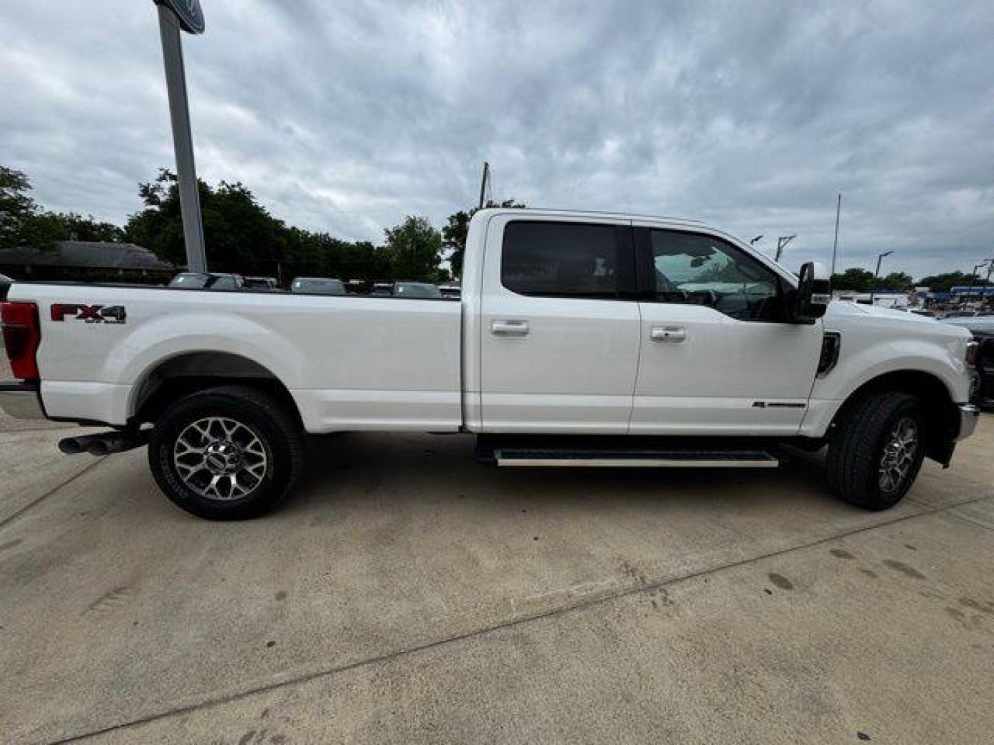 2022 White Metallic /Black Onyx Ford F-350SD Lariat (1FT8W3BT0NE) with an Power Stroke 6.7L V8 DI 32V OHV Turbodiesel engine, Automatic transmission, located at 1105 E Mulberry, Kaufman, TX, 75142, (972) 962-2151, 32.589550, -96.300926 - White Metallic 2022 Ford F-350SD 4D Crew Cab Lariat 4WD 10-Speed Automatic Power Stroke 6.7L V8 DI 32V OHV Turbodiesel 4WD.<br><br><br>Please call Paul Murrey Ford Inc. In Kaufman Texas A Family Dealership Since 1952 Serving the Dallas Fort Worth and East Texas areas for over 70 years. Please call 9 - Photo#4