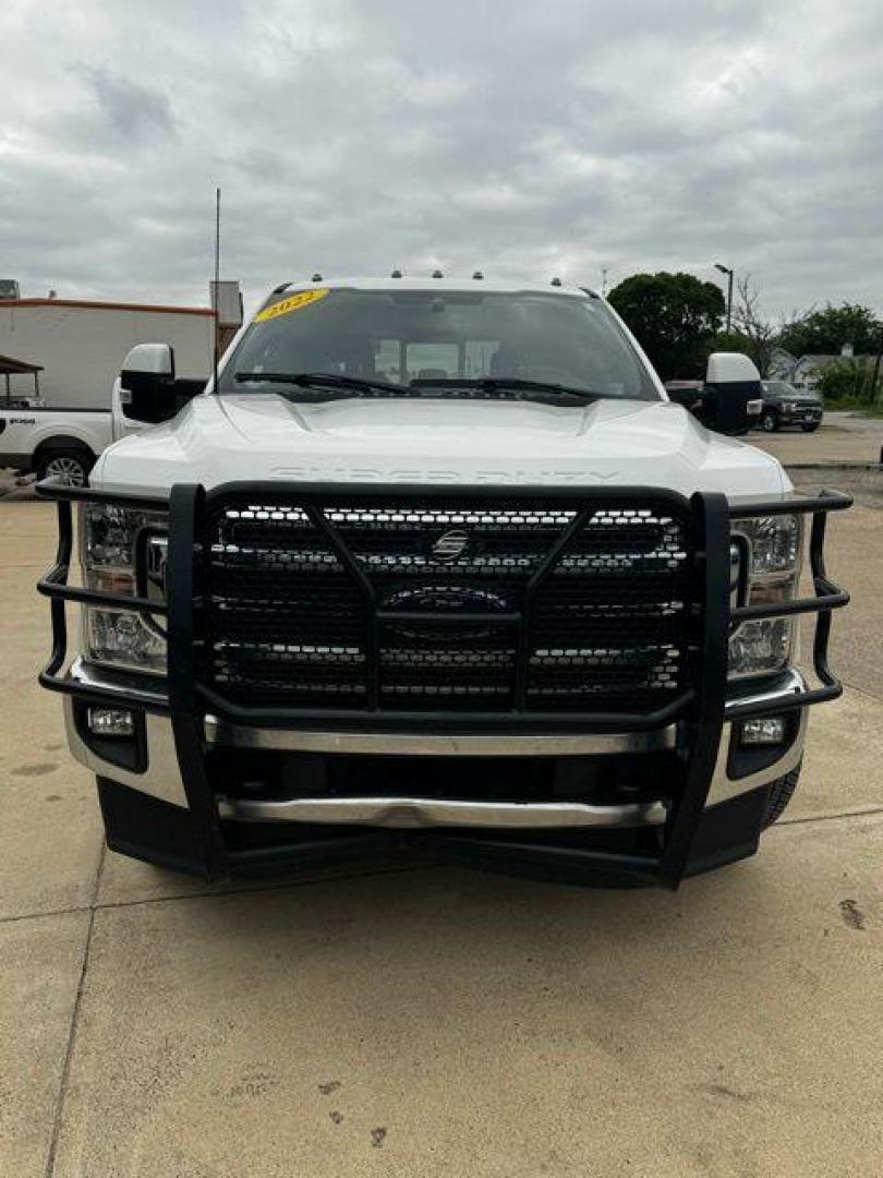 2022 White Metallic /Black Onyx Ford F-350SD Lariat (1FT8W3BT0NE) with an Power Stroke 6.7L V8 DI 32V OHV Turbodiesel engine, Automatic transmission, located at 1105 E Mulberry, Kaufman, TX, 75142, (972) 962-2151, 32.589550, -96.300926 - White Metallic 2022 Ford F-350SD 4D Crew Cab Lariat 4WD 10-Speed Automatic Power Stroke 6.7L V8 DI 32V OHV Turbodiesel 4WD.<br><br><br>Please call Paul Murrey Ford Inc. In Kaufman Texas A Family Dealership Since 1952 Serving the Dallas Fort Worth and East Texas areas for over 70 years. Please call 9 - Photo#7