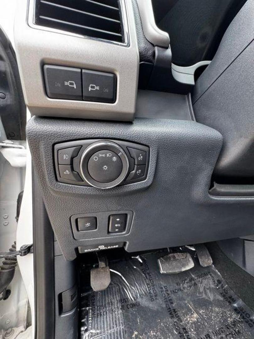 2022 White Metallic /Black Onyx Ford F-350SD Lariat (1FT8W3BT0NE) with an Power Stroke 6.7L V8 DI 32V OHV Turbodiesel engine, Automatic transmission, located at 1105 E Mulberry, Kaufman, TX, 75142, (972) 962-2151, 32.589550, -96.300926 - White Metallic 2022 Ford F-350SD 4D Crew Cab Lariat 4WD 10-Speed Automatic Power Stroke 6.7L V8 DI 32V OHV Turbodiesel 4WD.<br><br><br>Please call Paul Murrey Ford Inc. In Kaufman Texas A Family Dealership Since 1952 Serving the Dallas Fort Worth and East Texas areas for over 70 years. Please call 9 - Photo#17