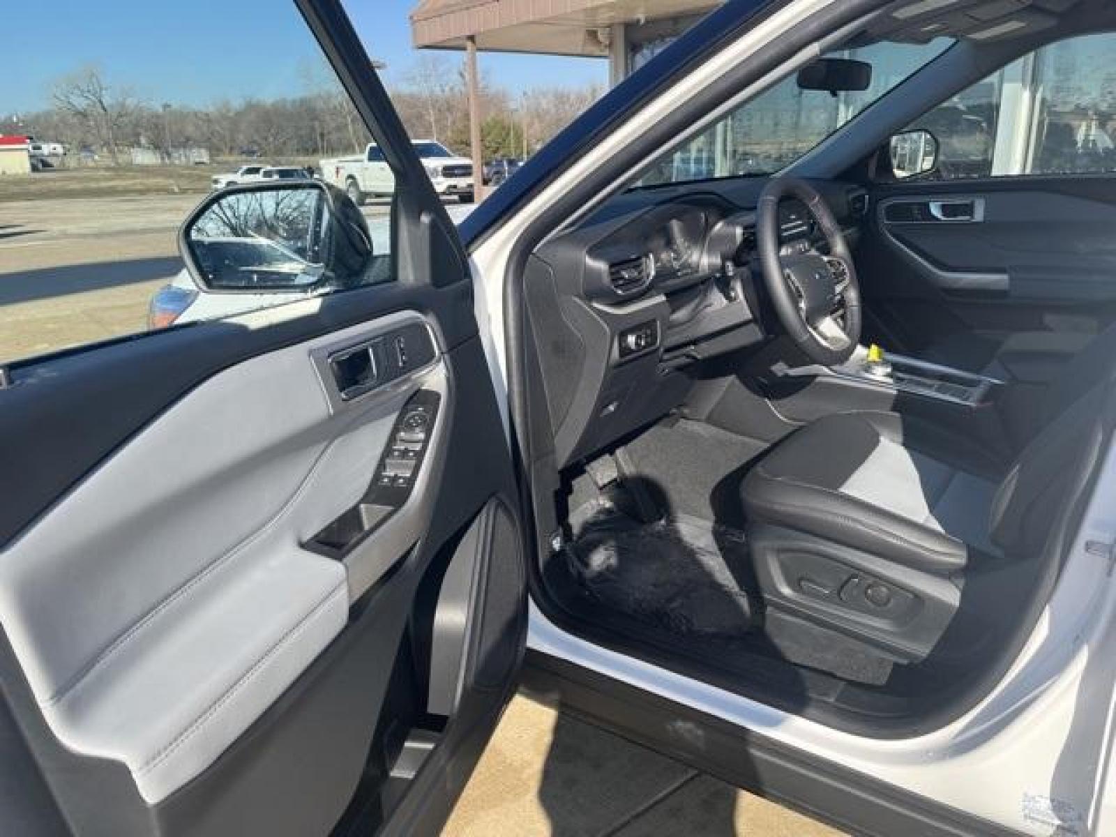 2023 White Metallic /Light Slate Ford Explorer XLT (1FMSK7DH2PG) with an 2.3L EcoBoost I-4 engine, Automatic transmission, located at 1105 E Mulberry, Kaufman, TX, 75142, (972) 962-2151, 32.589550, -96.300926 - Star White Metallic Tri-Coat 2023 Ford Explorer 4D Sport Utility XLT RWD 10-Speed Automatic 2.3L EcoBoost I-4<br><br>21/28 City/Highway MPG<br><br><br>Please call Paul Murrey Ford Inc. In Kaufman Texas A Family Dealership Since 1952 Serving the Dallas Fort Worth and East Texas areas for over 70 year - Photo #10