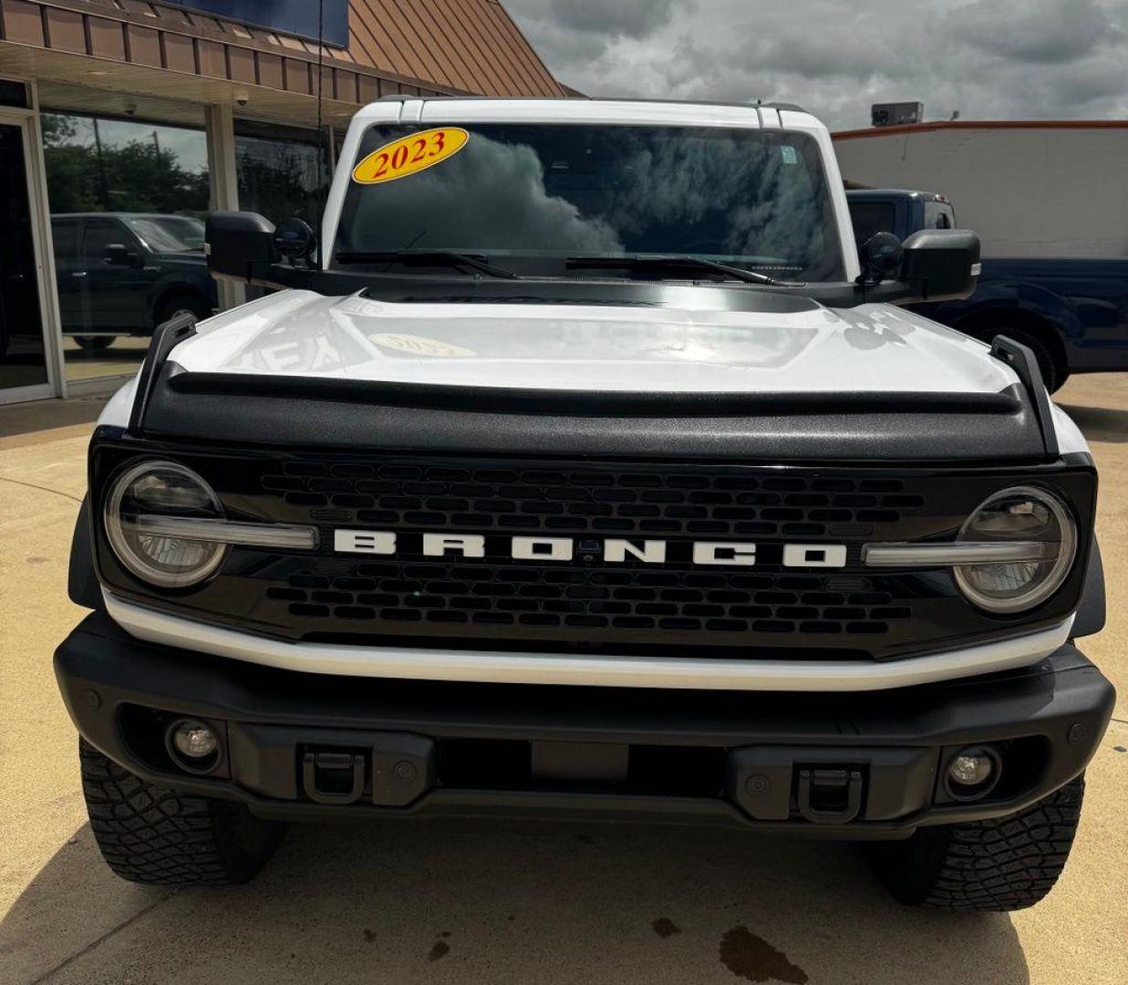 2023 Oxford White /Black Ford Bronco Wildtrak (1FMEE5DP7PL) with an 2.7L EcoBoost V6 engine, Automatic transmission, located at 1105 E Mulberry, Kaufman, TX, 75142, (972) 962-2151, 32.589550, -96.300926 - Oxford White 2023 Ford Bronco 4D Sport Utility Wildtrak 4WD 10-Speed Automatic 2.7L EcoBoost V6 OWNERS BRONCO, NEVER OFF ROAD, HARD TOP, ALL WEATHER MATS.<br><br><br>Recent Arrival! Odometer is 1360 miles below market average!<br><br><br>Please call Paul Murrey Ford Inc. In Kaufman Texas A Family De - Photo#3