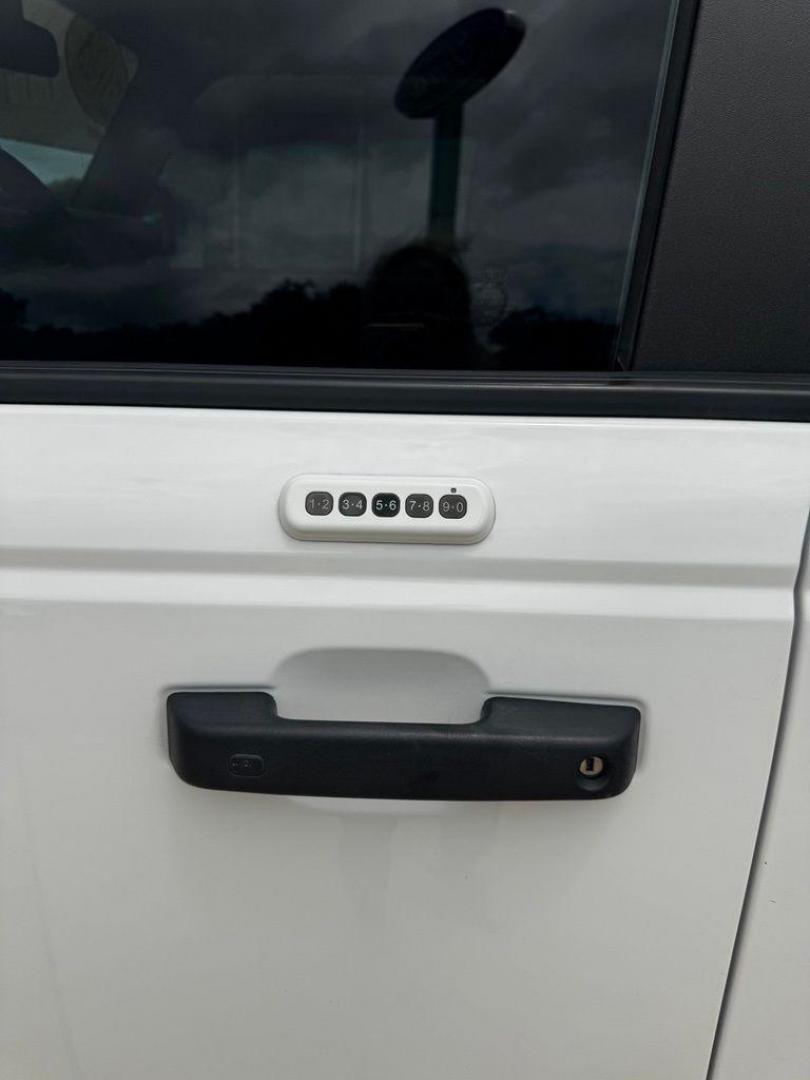 2023 Oxford White /Black Ford Bronco Wildtrak (1FMEE5DP7PL) with an 2.7L EcoBoost V6 engine, Automatic transmission, located at 1105 E Mulberry, Kaufman, TX, 75142, (972) 962-2151, 32.589550, -96.300926 - Oxford White 2023 Ford Bronco 4D Sport Utility Wildtrak 4WD 10-Speed Automatic 2.7L EcoBoost V6 OWNERS BRONCO, NEVER OFF ROAD, HARD TOP, ALL WEATHER MATS.<br><br><br>Recent Arrival! Odometer is 1360 miles below market average!<br><br><br>Please call Paul Murrey Ford Inc. In Kaufman Texas A Family De - Photo#5