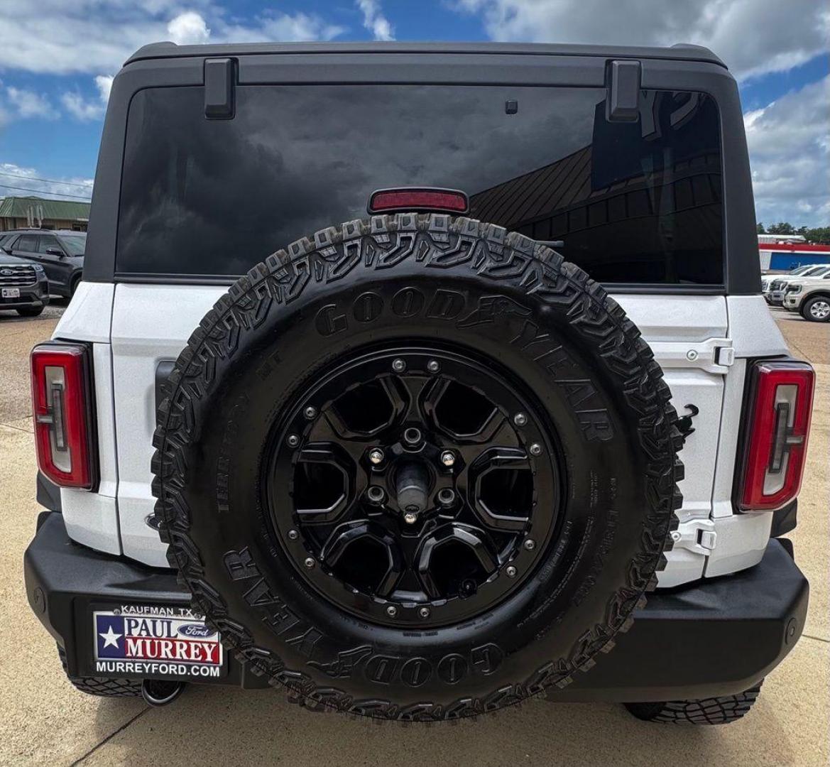 2023 Oxford White /Black Ford Bronco Wildtrak (1FMEE5DP7PL) with an 2.7L EcoBoost V6 engine, Automatic transmission, located at 1105 E Mulberry, Kaufman, TX, 75142, (972) 962-2151, 32.589550, -96.300926 - Oxford White 2023 Ford Bronco 4D Sport Utility Wildtrak 4WD 10-Speed Automatic 2.7L EcoBoost V6 OWNERS BRONCO, NEVER OFF ROAD, HARD TOP, ALL WEATHER MATS.<br><br><br>Recent Arrival! Odometer is 1360 miles below market average!<br><br><br>Please call Paul Murrey Ford Inc. In Kaufman Texas A Family De - Photo#6