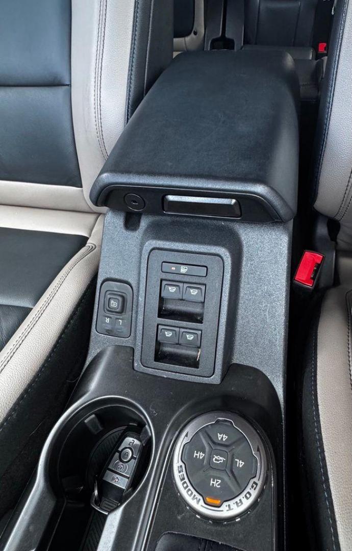 2023 Oxford White /Black Ford Bronco Wildtrak (1FMEE5DP7PL) with an 2.7L EcoBoost V6 engine, Automatic transmission, located at 1105 E Mulberry, Kaufman, TX, 75142, (972) 962-2151, 32.589550, -96.300926 - Oxford White 2023 Ford Bronco 4D Sport Utility Wildtrak 4WD 10-Speed Automatic 2.7L EcoBoost V6 OWNERS BRONCO, NEVER OFF ROAD, HARD TOP, ALL WEATHER MATS.<br><br><br>Recent Arrival! Odometer is 1360 miles below market average!<br><br><br>Please call Paul Murrey Ford Inc. In Kaufman Texas A Family De - Photo#23