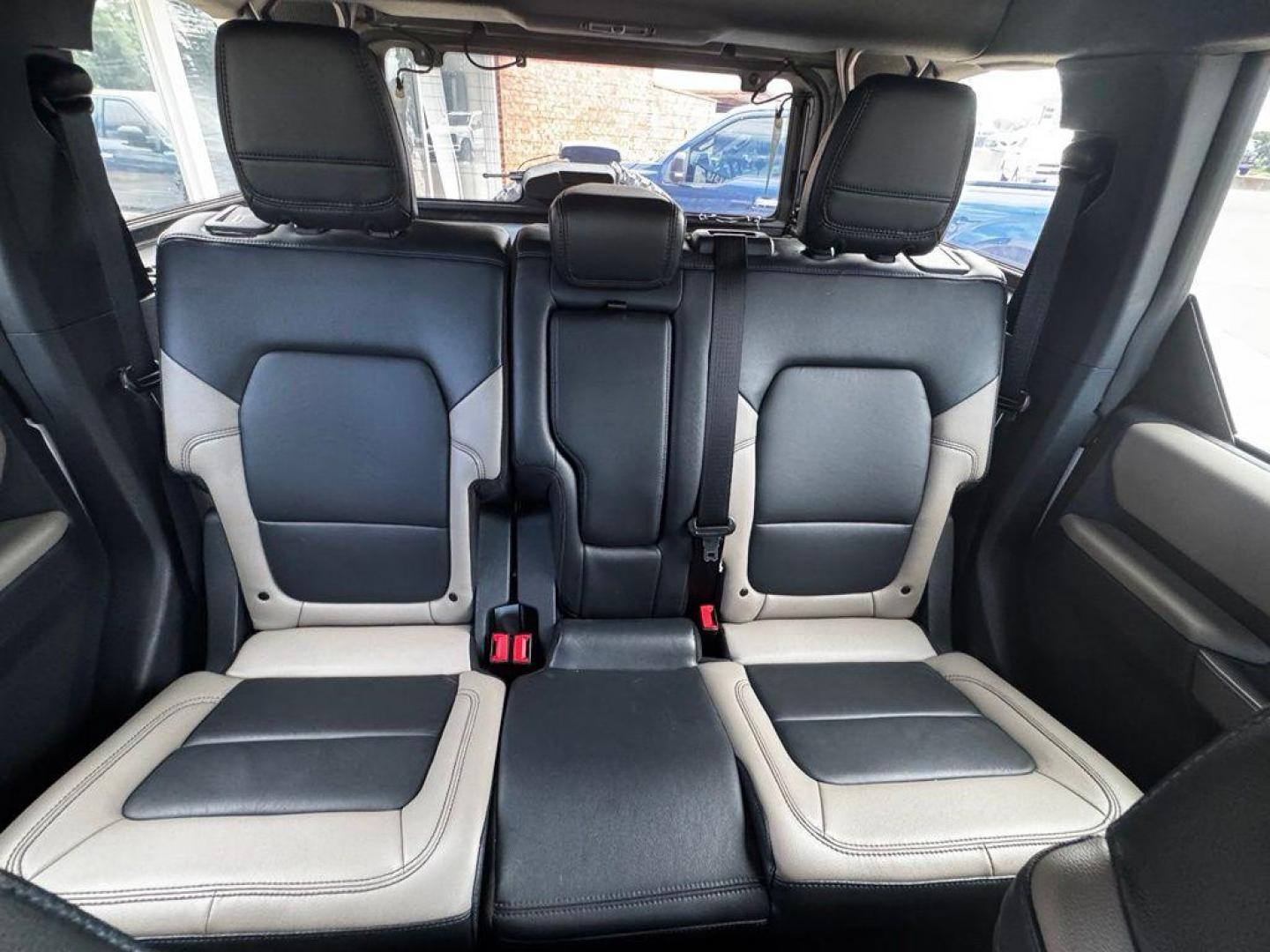 2023 Oxford White /Black Ford Bronco Wildtrak (1FMEE5DP7PL) with an 2.7L EcoBoost V6 engine, Automatic transmission, located at 1105 E Mulberry, Kaufman, TX, 75142, (972) 962-2151, 32.589550, -96.300926 - Oxford White 2023 Ford Bronco 4D Sport Utility Wildtrak 4WD 10-Speed Automatic 2.7L EcoBoost V6 OWNERS BRONCO, NEVER OFF ROAD, HARD TOP, ALL WEATHER MATS.<br><br><br>Recent Arrival! Odometer is 1360 miles below market average!<br><br><br>Please call Paul Murrey Ford Inc. In Kaufman Texas A Family De - Photo#24