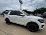2023 White Metallic /Black Onyx Ford Expedition Limited (1FMJU1K89PE) with an EcoBoost 3.5L V6 GTDi DOHC 24V Twin Turbocharged engine, Automatic transmission, located at 1105 E Mulberry, Kaufman, TX, 75142, (972) 962-2151, 32.589550, -96.300926 - White Metallic 2023 Ford Expedition 4D Sport Utility Limited RWD 10-Speed Automatic EcoBoost 3.5L V6 GTDi DOHC 24V Twin Turbocharged Priced below KBB Fair Purchase Price!<br><br><br>Recent Arrival!<br><br><br>Please call Paul Murrey Ford Inc. In Kaufman Texas A Family Dealership Since 1952 Serving t - Photo#4