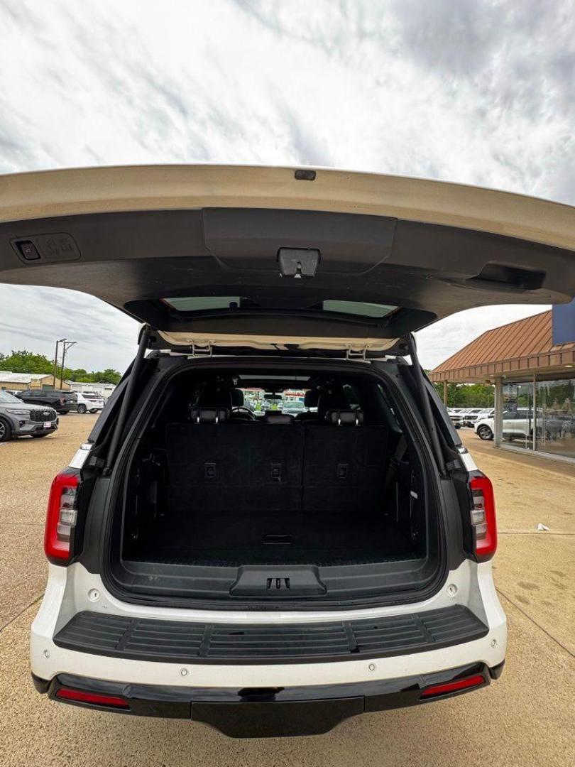 2023 White Metallic /Black Onyx Ford Expedition Limited (1FMJU1K89PE) with an EcoBoost 3.5L V6 GTDi DOHC 24V Twin Turbocharged engine, Automatic transmission, located at 1105 E Mulberry, Kaufman, TX, 75142, (972) 962-2151, 32.589550, -96.300926 - White Metallic 2023 Ford Expedition 4D Sport Utility Limited RWD 10-Speed Automatic EcoBoost 3.5L V6 GTDi DOHC 24V Twin Turbocharged Priced below KBB Fair Purchase Price!<br><br><br>Recent Arrival!<br><br><br>Please call Paul Murrey Ford Inc. In Kaufman Texas A Family Dealership Since 1952 Serving t - Photo#19