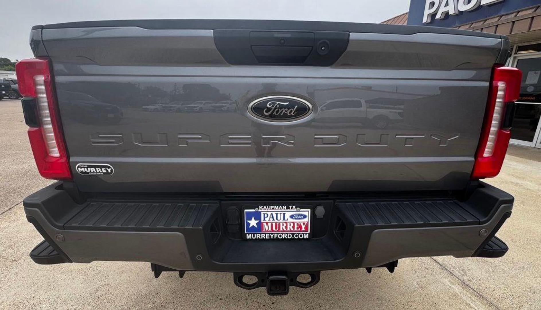 2023 Gray Metallic /Medium Dark Slate Ford F-250SD XL (1FT8W2BT8PE) with an Power Stroke 6.7L V8 DI 32V OHV Turbodiesel engine, Automatic transmission, located at 1105 E Mulberry, Kaufman, TX, 75142, (972) 962-2151, 32.589550, -96.300926 - Gray 2023 Ford F-250SD 4D Crew Cab XL 4WD 10-Speed Automatic Power Stroke 6.7L V8 DI 32V OHV Turbodiesel 4WD.<br><br><br>Recent Arrival! Odometer is 11347 miles below market average!<br><br><br>Please call Paul Murrey Ford Inc. In Kaufman Texas A Family Dealership Since 1952 Serving the Dallas Fort - Photo#4