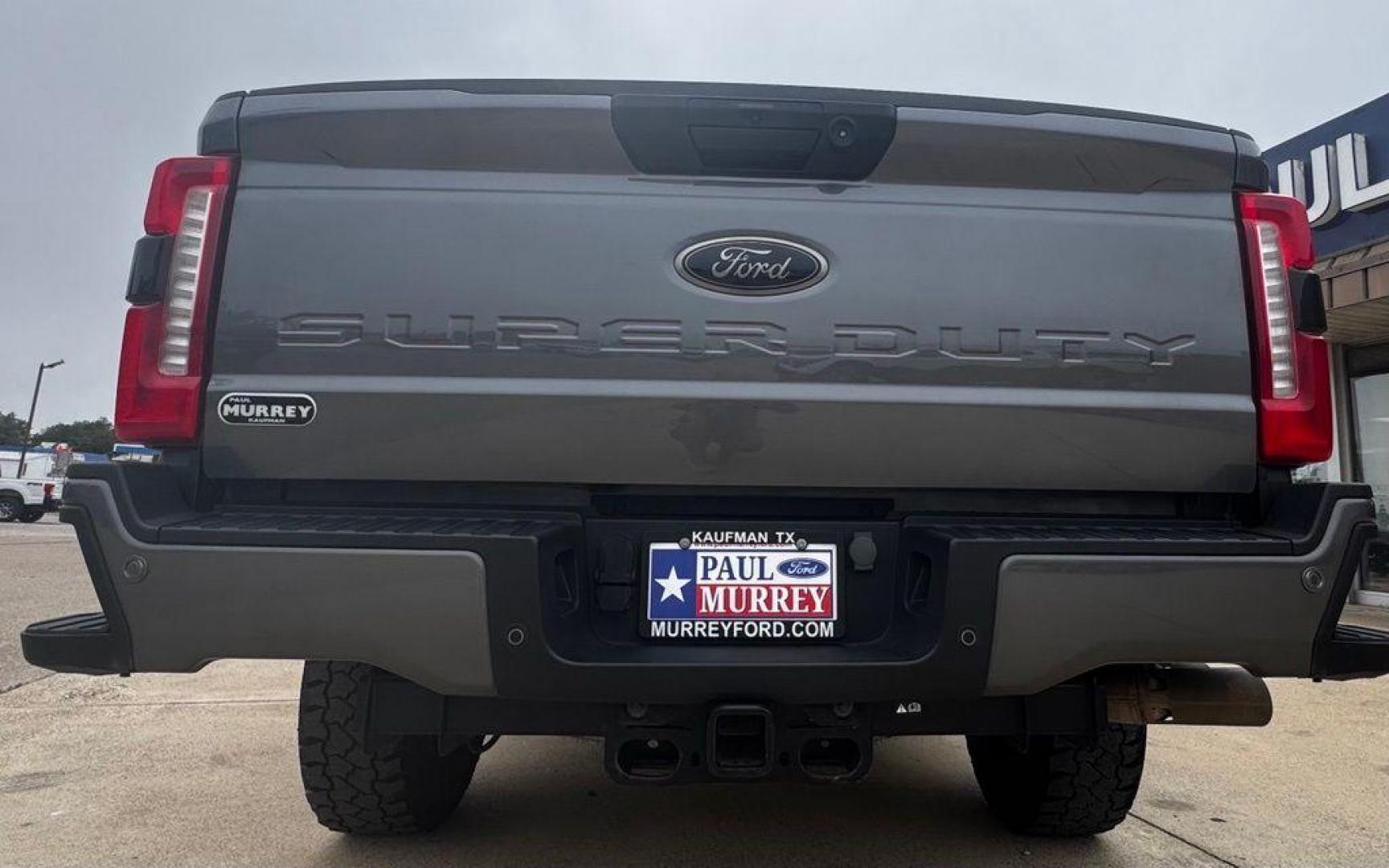 2023 Gray Metallic /Medium Dark Slate Ford F-250SD XL (1FT8W2BT8PE) with an Power Stroke 6.7L V8 DI 32V OHV Turbodiesel engine, Automatic transmission, located at 1105 E Mulberry, Kaufman, TX, 75142, (972) 962-2151, 32.589550, -96.300926 - Gray 2023 Ford F-250SD 4D Crew Cab XL 4WD 10-Speed Automatic Power Stroke 6.7L V8 DI 32V OHV Turbodiesel 4WD.<br><br><br>Recent Arrival! Odometer is 11347 miles below market average!<br><br><br>Please call Paul Murrey Ford Inc. In Kaufman Texas A Family Dealership Since 1952 Serving the Dallas Fort - Photo#5
