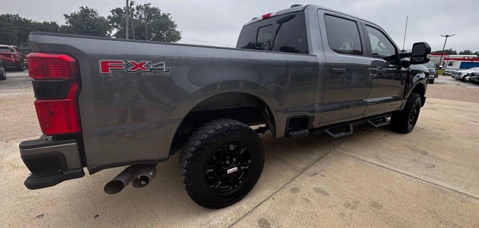 2023 Gray Metallic /Medium Dark Slate Ford F-250SD XL (1FT8W2BT8PE) with an Power Stroke 6.7L V8 DI 32V OHV Turbodiesel engine, Automatic transmission, located at 1105 E Mulberry, Kaufman, TX, 75142, (972) 962-2151, 32.589550, -96.300926 - Gray 2023 Ford F-250SD 4D Crew Cab XL 4WD 10-Speed Automatic Power Stroke 6.7L V8 DI 32V OHV Turbodiesel 4WD.<br><br><br>Recent Arrival! Odometer is 11347 miles below market average!<br><br><br>Please call Paul Murrey Ford Inc. In Kaufman Texas A Family Dealership Since 1952 Serving the Dallas Fort - Photo#7