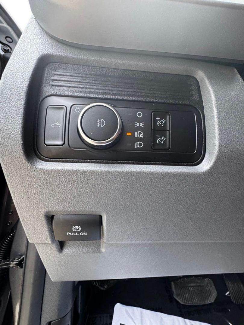 2023 Gray Metallic /Medium Dark Slate Ford F-250SD XL (1FT8W2BT8PE) with an Power Stroke 6.7L V8 DI 32V OHV Turbodiesel engine, Automatic transmission, located at 1105 E Mulberry, Kaufman, TX, 75142, (972) 962-2151, 32.589550, -96.300926 - Gray 2023 Ford F-250SD 4D Crew Cab XL 4WD 10-Speed Automatic Power Stroke 6.7L V8 DI 32V OHV Turbodiesel 4WD.<br><br><br>Recent Arrival! Odometer is 11347 miles below market average!<br><br><br>Please call Paul Murrey Ford Inc. In Kaufman Texas A Family Dealership Since 1952 Serving the Dallas Fort - Photo#13