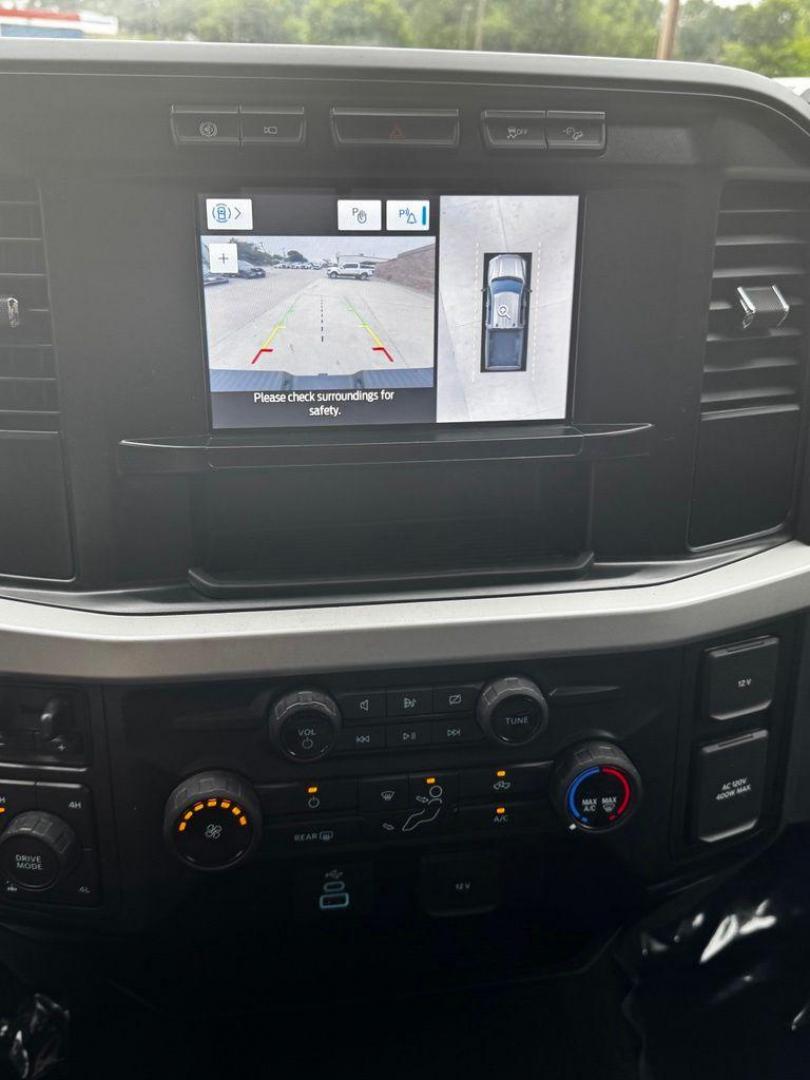 2023 Gray Metallic /Medium Dark Slate Ford F-250SD XL (1FT8W2BT8PE) with an Power Stroke 6.7L V8 DI 32V OHV Turbodiesel engine, Automatic transmission, located at 1105 E Mulberry, Kaufman, TX, 75142, (972) 962-2151, 32.589550, -96.300926 - Gray 2023 Ford F-250SD 4D Crew Cab XL 4WD 10-Speed Automatic Power Stroke 6.7L V8 DI 32V OHV Turbodiesel 4WD.<br><br><br>Recent Arrival! Odometer is 11347 miles below market average!<br><br><br>Please call Paul Murrey Ford Inc. In Kaufman Texas A Family Dealership Since 1952 Serving the Dallas Fort - Photo#15