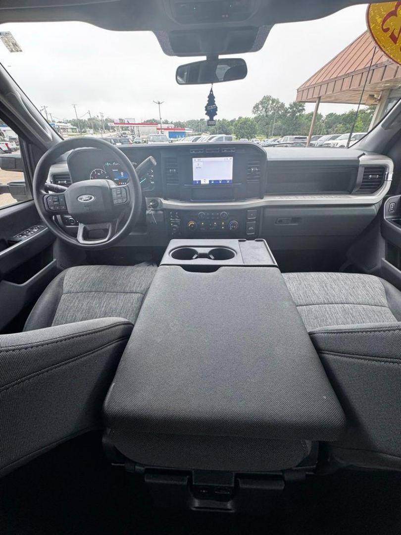 2023 Gray Metallic /Medium Dark Slate Ford F-250SD XL (1FT8W2BT8PE) with an Power Stroke 6.7L V8 DI 32V OHV Turbodiesel engine, Automatic transmission, located at 1105 E Mulberry, Kaufman, TX, 75142, (972) 962-2151, 32.589550, -96.300926 - Gray 2023 Ford F-250SD 4D Crew Cab XL 4WD 10-Speed Automatic Power Stroke 6.7L V8 DI 32V OHV Turbodiesel 4WD.<br><br><br>Recent Arrival! Odometer is 11347 miles below market average!<br><br><br>Please call Paul Murrey Ford Inc. In Kaufman Texas A Family Dealership Since 1952 Serving the Dallas Fort - Photo#20