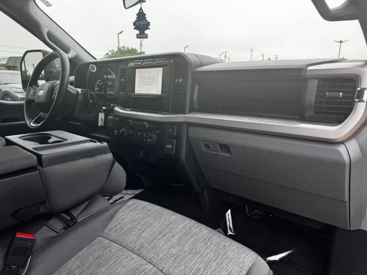 2023 Gray Metallic /Medium Dark Slate Ford F-250SD XL (1FT8W2BT8PE) with an Power Stroke 6.7L V8 DI 32V OHV Turbodiesel engine, Automatic transmission, located at 1105 E Mulberry, Kaufman, TX, 75142, (972) 962-2151, 32.589550, -96.300926 - Gray 2023 Ford F-250SD 4D Crew Cab XL 4WD 10-Speed Automatic Power Stroke 6.7L V8 DI 32V OHV Turbodiesel 4WD.<br><br><br>Recent Arrival! Odometer is 11347 miles below market average!<br><br><br>Please call Paul Murrey Ford Inc. In Kaufman Texas A Family Dealership Since 1952 Serving the Dallas Fort - Photo#24