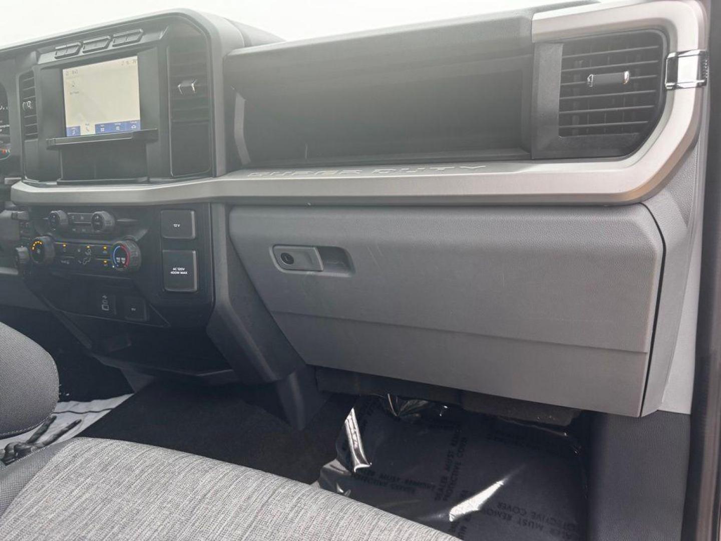 2023 Gray Metallic /Medium Dark Slate Ford F-250SD XL (1FT8W2BT8PE) with an Power Stroke 6.7L V8 DI 32V OHV Turbodiesel engine, Automatic transmission, located at 1105 E Mulberry, Kaufman, TX, 75142, (972) 962-2151, 32.589550, -96.300926 - Gray 2023 Ford F-250SD 4D Crew Cab XL 4WD 10-Speed Automatic Power Stroke 6.7L V8 DI 32V OHV Turbodiesel 4WD.<br><br><br>Recent Arrival! Odometer is 11347 miles below market average!<br><br><br>Please call Paul Murrey Ford Inc. In Kaufman Texas A Family Dealership Since 1952 Serving the Dallas Fort - Photo#26