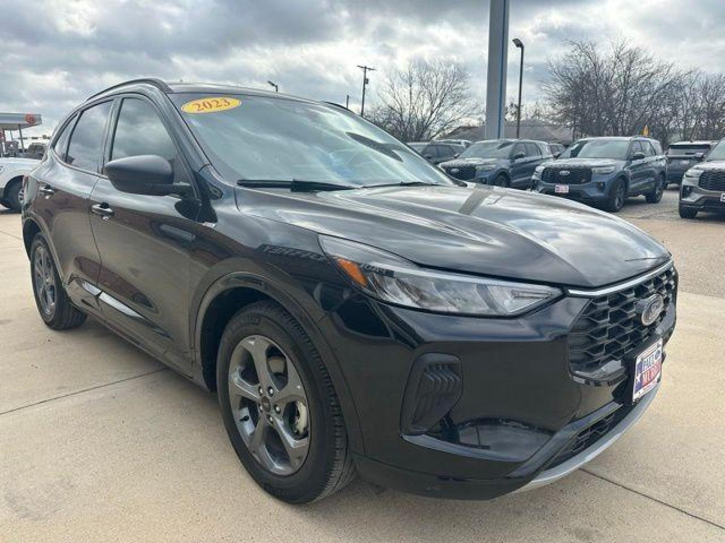 2023 Agate Black Metallic /Ebony With Red Stitching Ford Escape ST-Line (1FMCU0MN4PU) with an 1.5L EcoBoost engine, Automatic transmission, located at 1105 E Mulberry, Kaufman, TX, 75142, (972) 962-2151, 32.589550, -96.300926 - Agate Black Metallic 2023 Ford Escape 4D Sport Utility ST-Line FWD 8-Speed Automatic 1.5L EcoBoost<br><br><br>27/34 City/Highway MPG<br><br><br>Please call Paul Murrey Ford Inc. In Kaufman Texas A Family Dealership Since 1952 Serving the Dallas Fort Worth and East Texas areas for over 70 years. Plea - Photo#5