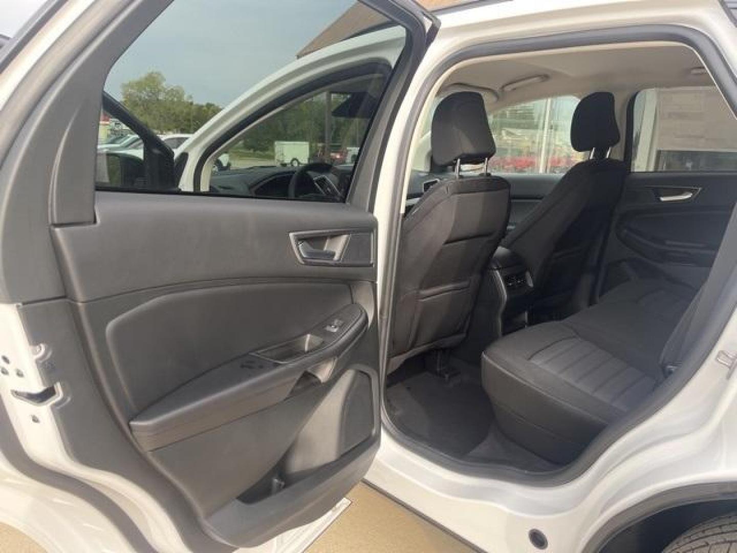 2024 Oxford White /Ebony Ford Edge SE (2FMPK4G98RB) with an EcoBoost 2.0L I4 GTDi DOHC Turbocharged VCT engine, Automatic transmission, located at 1105 E Mulberry, Kaufman, TX, 75142, (972) 962-2151, 32.589550, -96.300926 - Oxford White 2024 Ford Edge 4D Sport Utility SE AWD 8-Speed Automatic EcoBoost 2.0L I4 GTDi DOHC Turbocharged VCT AWD.<br><br>21/28 City/Highway MPG<br><br><br>Please call Paul Murrey Ford Inc. In Kaufman Texas A Family Dealership Since 1952 Serving the Dallas Fort Worth and East Texas areas for ove - Photo#14