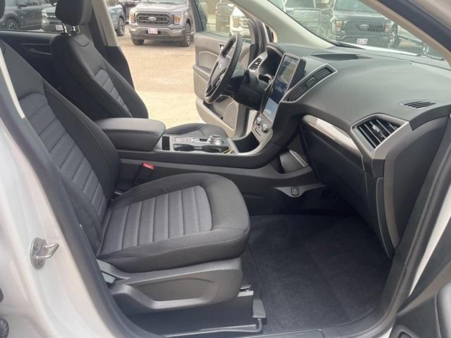 2024 Oxford White /Ebony Ford Edge SE (2FMPK4G98RB) with an EcoBoost 2.0L I4 GTDi DOHC Turbocharged VCT engine, Automatic transmission, located at 1105 E Mulberry, Kaufman, TX, 75142, (972) 962-2151, 32.589550, -96.300926 - Oxford White 2024 Ford Edge 4D Sport Utility SE AWD 8-Speed Automatic EcoBoost 2.0L I4 GTDi DOHC Turbocharged VCT AWD.<br><br>21/28 City/Highway MPG<br><br><br>Please call Paul Murrey Ford Inc. In Kaufman Texas A Family Dealership Since 1952 Serving the Dallas Fort Worth and East Texas areas for ove - Photo#19
