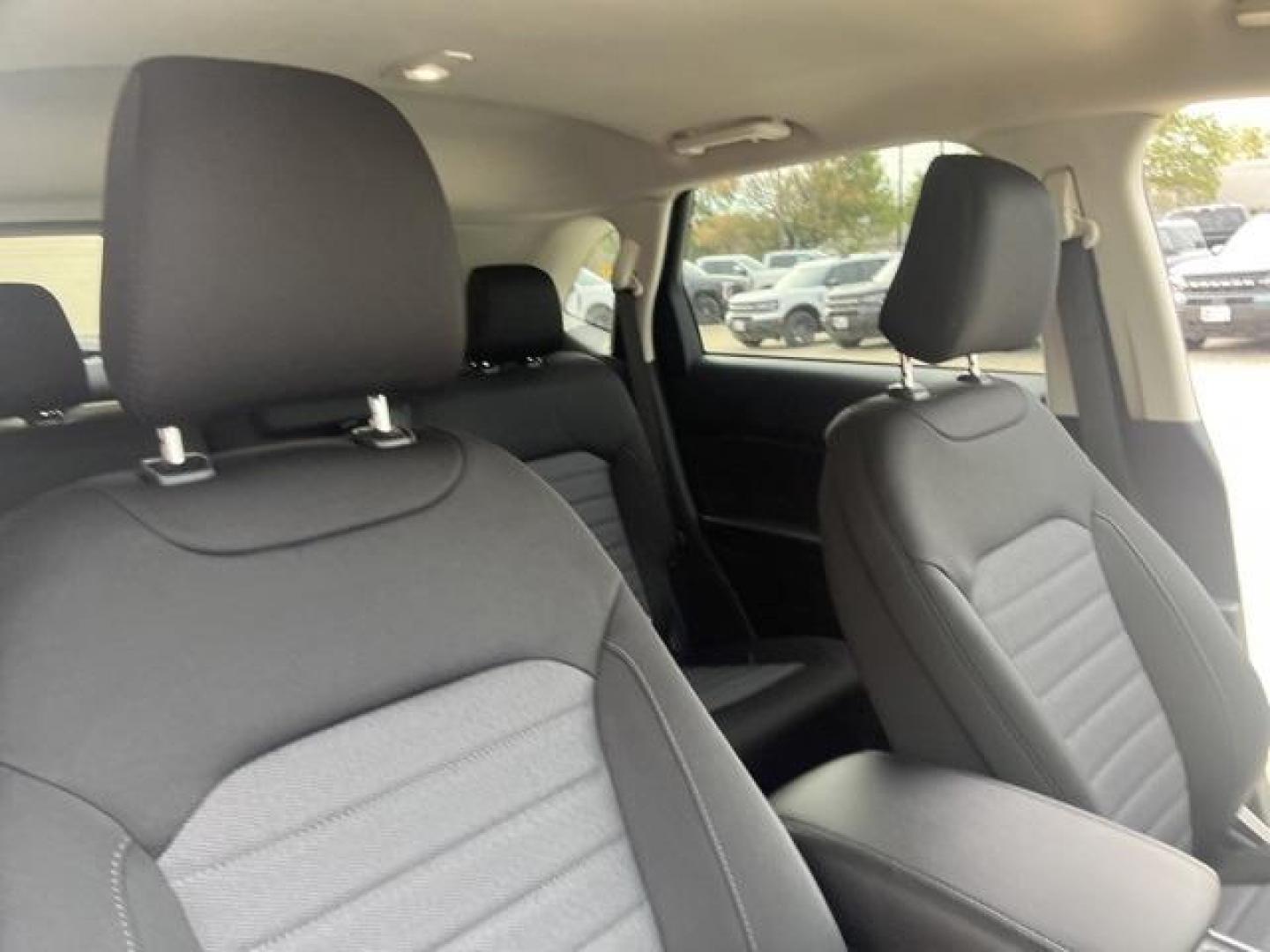 2024 Oxford White /Ebony Ford Edge SE (2FMPK4G98RB) with an EcoBoost 2.0L I4 GTDi DOHC Turbocharged VCT engine, Automatic transmission, located at 1105 E Mulberry, Kaufman, TX, 75142, (972) 962-2151, 32.589550, -96.300926 - Oxford White 2024 Ford Edge 4D Sport Utility SE AWD 8-Speed Automatic EcoBoost 2.0L I4 GTDi DOHC Turbocharged VCT AWD.<br><br>21/28 City/Highway MPG<br><br><br>Please call Paul Murrey Ford Inc. In Kaufman Texas A Family Dealership Since 1952 Serving the Dallas Fort Worth and East Texas areas for ove - Photo#20