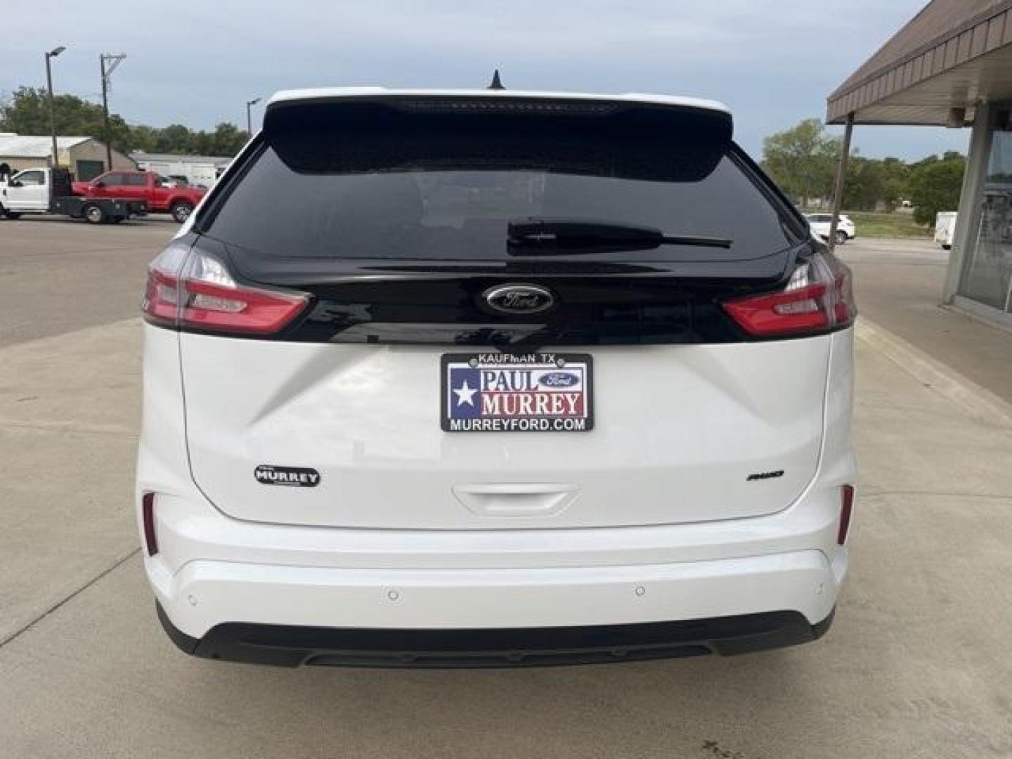 2024 Oxford White /Ebony Ford Edge SE (2FMPK4G98RB) with an EcoBoost 2.0L I4 GTDi DOHC Turbocharged VCT engine, Automatic transmission, located at 1105 E Mulberry, Kaufman, TX, 75142, (972) 962-2151, 32.589550, -96.300926 - Oxford White 2024 Ford Edge 4D Sport Utility SE AWD 8-Speed Automatic EcoBoost 2.0L I4 GTDi DOHC Turbocharged VCT AWD.<br><br>21/28 City/Highway MPG<br><br><br>Please call Paul Murrey Ford Inc. In Kaufman Texas A Family Dealership Since 1952 Serving the Dallas Fort Worth and East Texas areas for ove - Photo#4