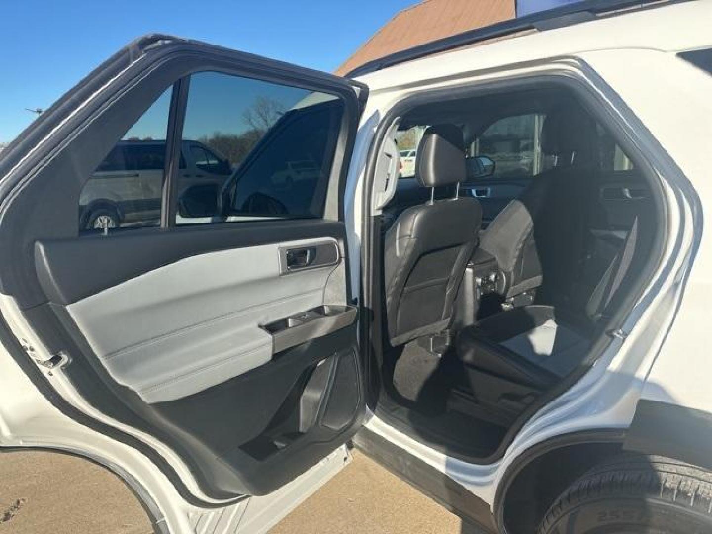 2023 Star White Metallic Tri-Coat /Light Slate Ford Explorer XLT (1FMSK7DH3PG) with an 2.3L EcoBoost I-4 engine, Automatic transmission, located at 1105 E Mulberry, Kaufman, TX, 75142, (972) 962-2151, 32.589550, -96.300926 - Photo#11