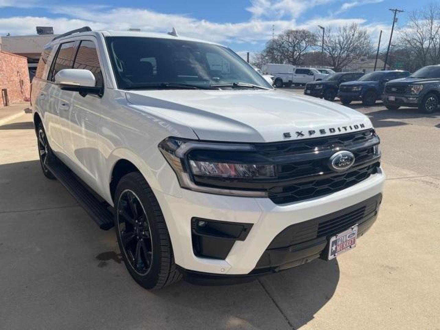 2024 Star White Metallic Tri-Coat /Black Onyx Ford Expedition Limited (1FMJU1K86RE) with an EcoBoost 3.5L V6 GTDi DOHC 24V Twin Turbocharged engine, Automatic transmission, located at 1105 E Mulberry, Kaufman, TX, 75142, (972) 962-2151, 32.589550, -96.300926 - Star White Metallic Tri-Coat 2024 Ford Expedition 4D Sport Utility Limited RWD 10-Speed Automatic EcoBoost 3.5L V6 GTDi DOHC 24V Twin Turbocharged<br><br><br>Please call Paul Murrey Ford Inc. In Kaufman Texas A Family Dealership Since 1952 Serving the Dallas Fort Worth and East Texas areas for over - Photo#8
