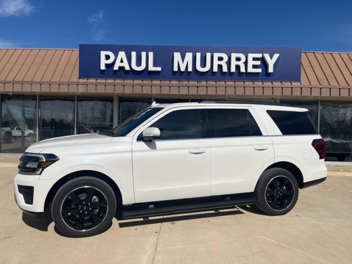 2024 Star White Metallic Tri-Coat /Black Onyx Ford Expedition Limited (1FMJU1K86RE) with an EcoBoost 3.5L V6 GTDi DOHC 24V Twin Turbocharged engine, Automatic transmission, located at 1105 E Mulberry, Kaufman, TX, 75142, (972) 962-2151, 32.589550, -96.300926 - Star White Metallic Tri-Coat 2024 Ford Expedition 4D Sport Utility Limited RWD 10-Speed Automatic EcoBoost 3.5L V6 GTDi DOHC 24V Twin Turbocharged<br><br><br>Please call Paul Murrey Ford Inc. In Kaufman Texas A Family Dealership Since 1952 Serving the Dallas Fort Worth and East Texas areas for over - Photo#0