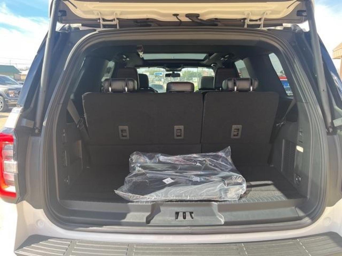 2024 Star White Metallic Tri-Coat /Black Onyx Ford Expedition Limited (1FMJU1K86RE) with an EcoBoost 3.5L V6 GTDi DOHC 24V Twin Turbocharged engine, Automatic transmission, located at 1105 E Mulberry, Kaufman, TX, 75142, (972) 962-2151, 32.589550, -96.300926 - Star White Metallic Tri-Coat 2024 Ford Expedition 4D Sport Utility Limited RWD 10-Speed Automatic EcoBoost 3.5L V6 GTDi DOHC 24V Twin Turbocharged<br><br><br>Please call Paul Murrey Ford Inc. In Kaufman Texas A Family Dealership Since 1952 Serving the Dallas Fort Worth and East Texas areas for over - Photo#18