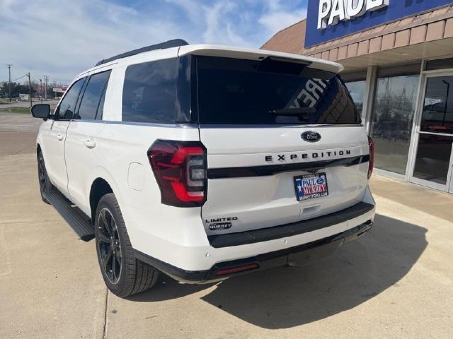 2024 Star White Metallic Tri-Coat /Black Onyx Ford Expedition Limited (1FMJU1K86RE) with an EcoBoost 3.5L V6 GTDi DOHC 24V Twin Turbocharged engine, Automatic transmission, located at 1105 E Mulberry, Kaufman, TX, 75142, (972) 962-2151, 32.589550, -96.300926 - Star White Metallic Tri-Coat 2024 Ford Expedition 4D Sport Utility Limited RWD 10-Speed Automatic EcoBoost 3.5L V6 GTDi DOHC 24V Twin Turbocharged<br><br><br>Please call Paul Murrey Ford Inc. In Kaufman Texas A Family Dealership Since 1952 Serving the Dallas Fort Worth and East Texas areas for over - Photo#4