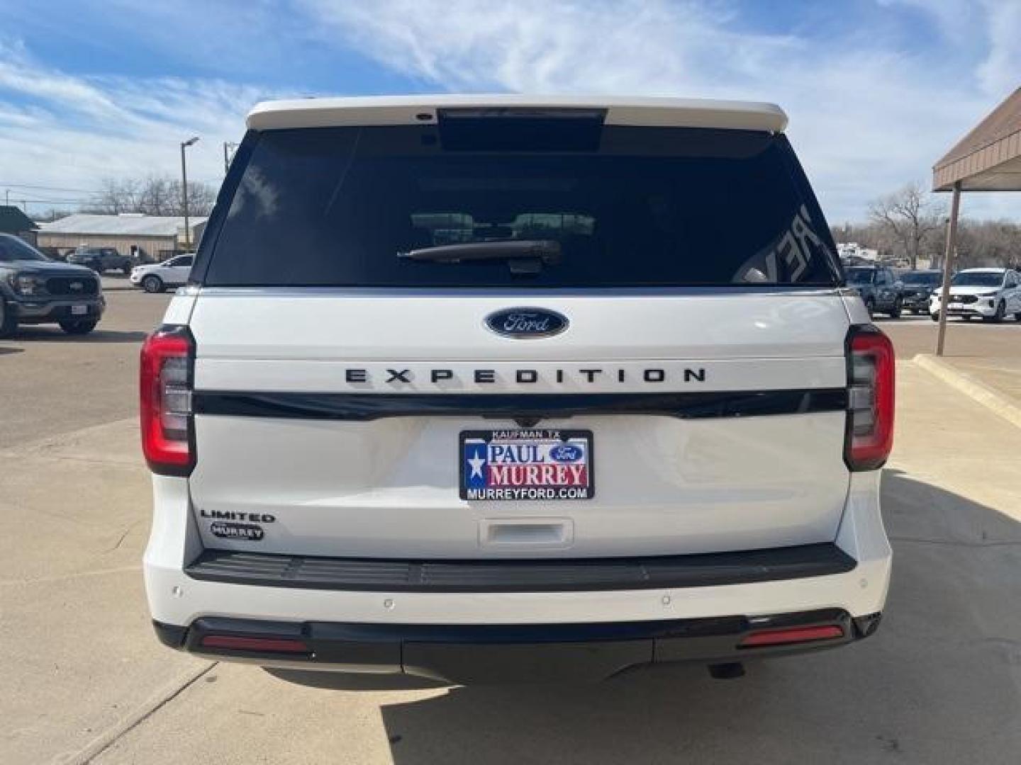 2024 Star White Metallic Tri-Coat /Black Onyx Ford Expedition Limited (1FMJU1K86RE) with an EcoBoost 3.5L V6 GTDi DOHC 24V Twin Turbocharged engine, Automatic transmission, located at 1105 E Mulberry, Kaufman, TX, 75142, (972) 962-2151, 32.589550, -96.300926 - Star White Metallic Tri-Coat 2024 Ford Expedition 4D Sport Utility Limited RWD 10-Speed Automatic EcoBoost 3.5L V6 GTDi DOHC 24V Twin Turbocharged<br><br><br>Please call Paul Murrey Ford Inc. In Kaufman Texas A Family Dealership Since 1952 Serving the Dallas Fort Worth and East Texas areas for over - Photo#5