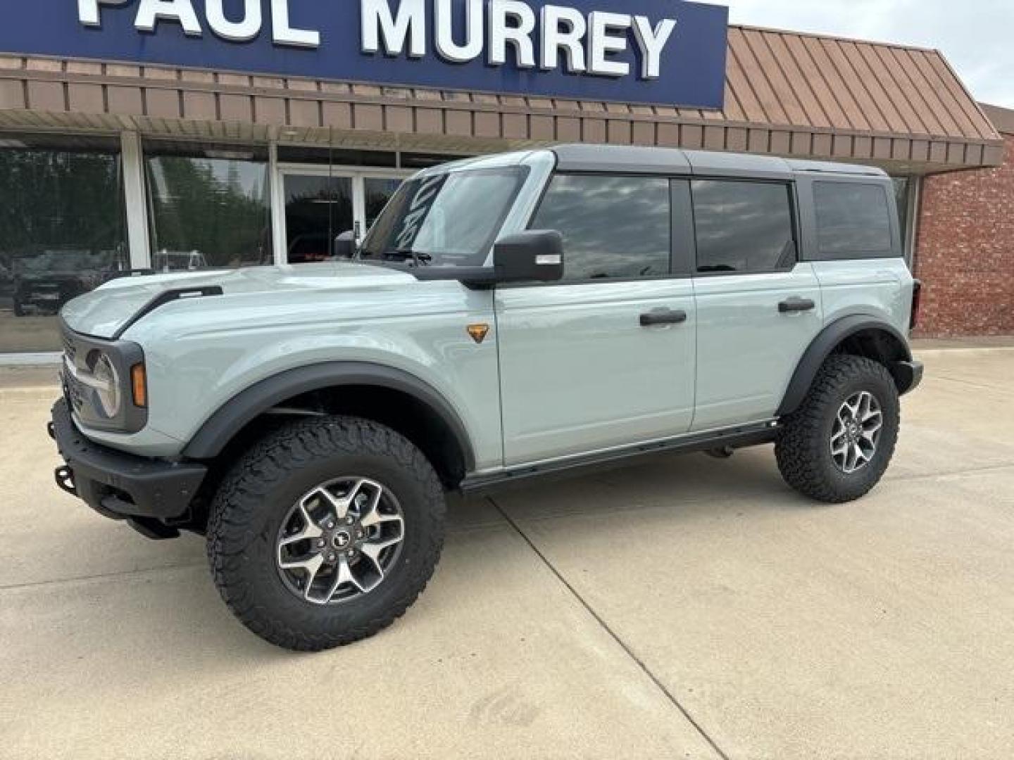 2024 Cactus Gray /Black Onyx Ford Bronco Badlands (1FMEE9BP9RL) with an 2.7L EcoBoost V6 engine, Automatic transmission, located at 1105 E Mulberry, Kaufman, TX, 75142, (972) 962-2151, 32.589550, -96.300926 - Photo#2