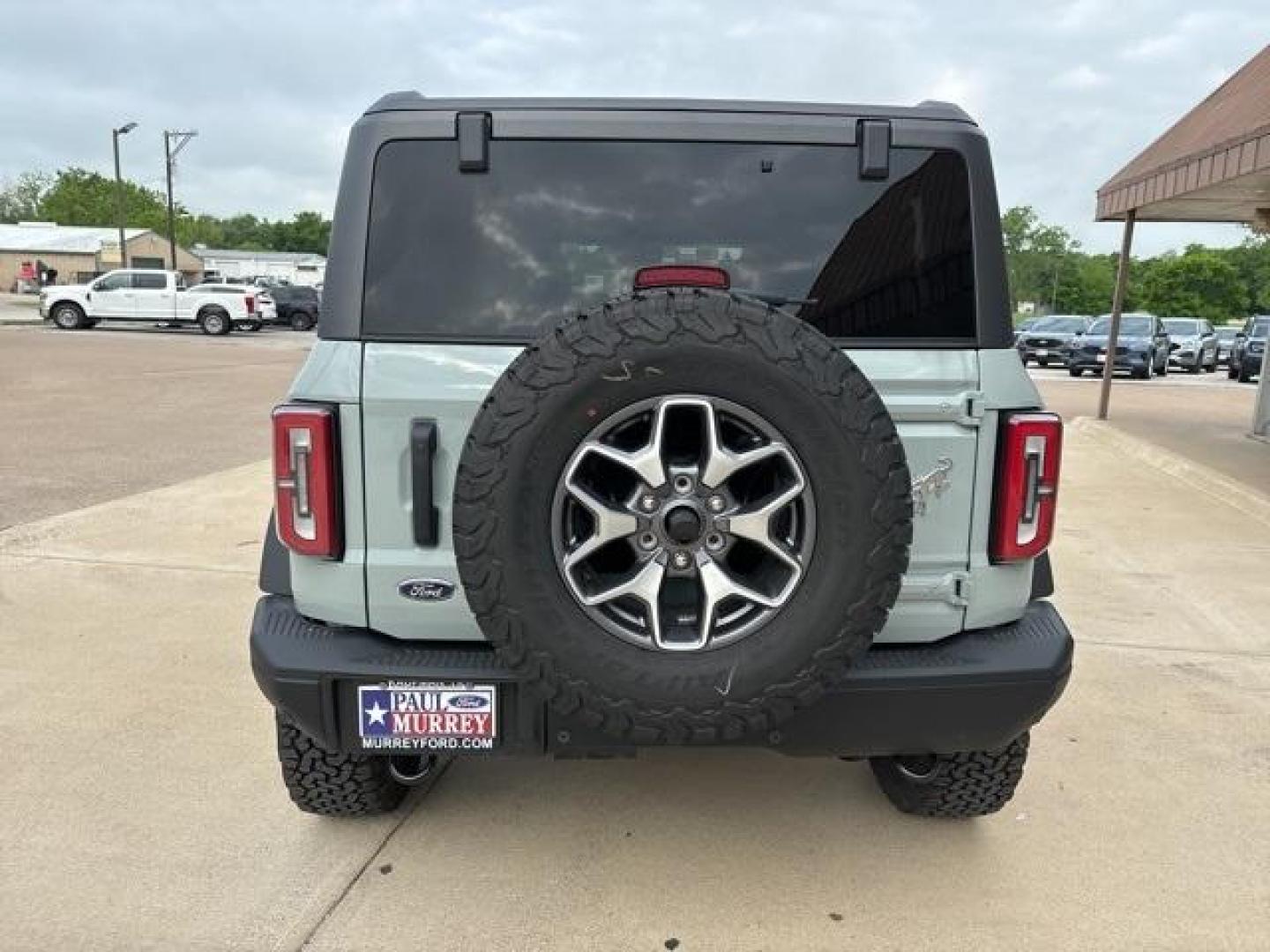2024 Cactus Gray /Black Onyx Ford Bronco Badlands (1FMEE9BP9RL) with an 2.7L EcoBoost V6 engine, Automatic transmission, located at 1105 E Mulberry, Kaufman, TX, 75142, (972) 962-2151, 32.589550, -96.300926 - Photo#5