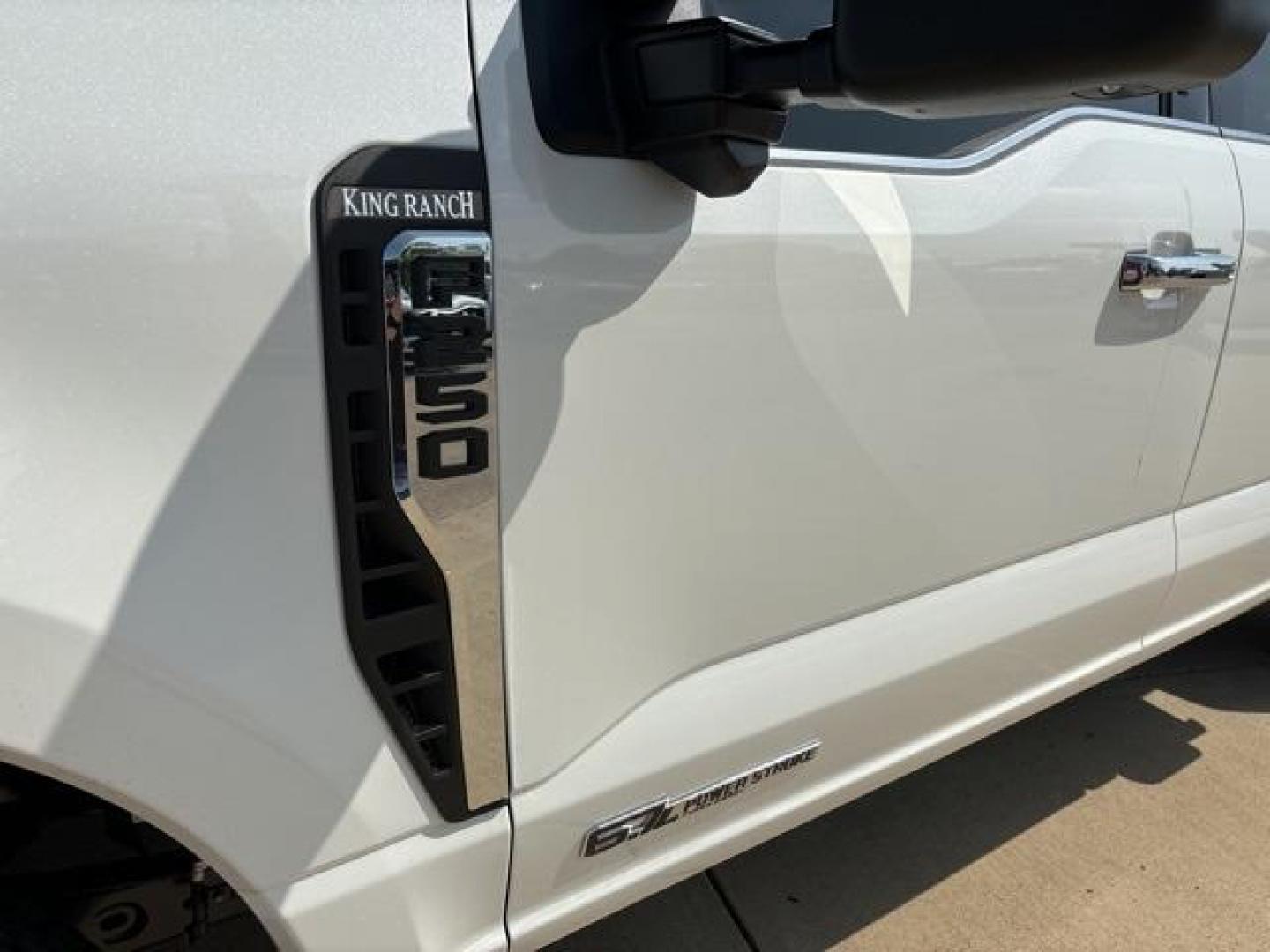2024 Star White Metallic Tri-Coat /Java Ford F-250SD King Ranch (1FT8W2BT2RE) with an Power Stroke 6.7L V8 DI 32V OHV Turbodiesel engine, Automatic transmission, located at 1105 E Mulberry, Kaufman, TX, 75142, (972) 962-2151, 32.589550, -96.300926 - Star White Metallic Tri-Coat 2024 Ford F-250SD 4D Crew Cab King Ranch 4WD 10-Speed Automatic Power Stroke 6.7L V8 DI 32V OHV Turbodiesel 4WD.<br><br><br>Please call Paul Murrey Ford Inc. In Kaufman Texas A Family Dealership Since 1952 Serving the Dallas Fort Worth and East Texas areas for over 70 ye - Photo#9