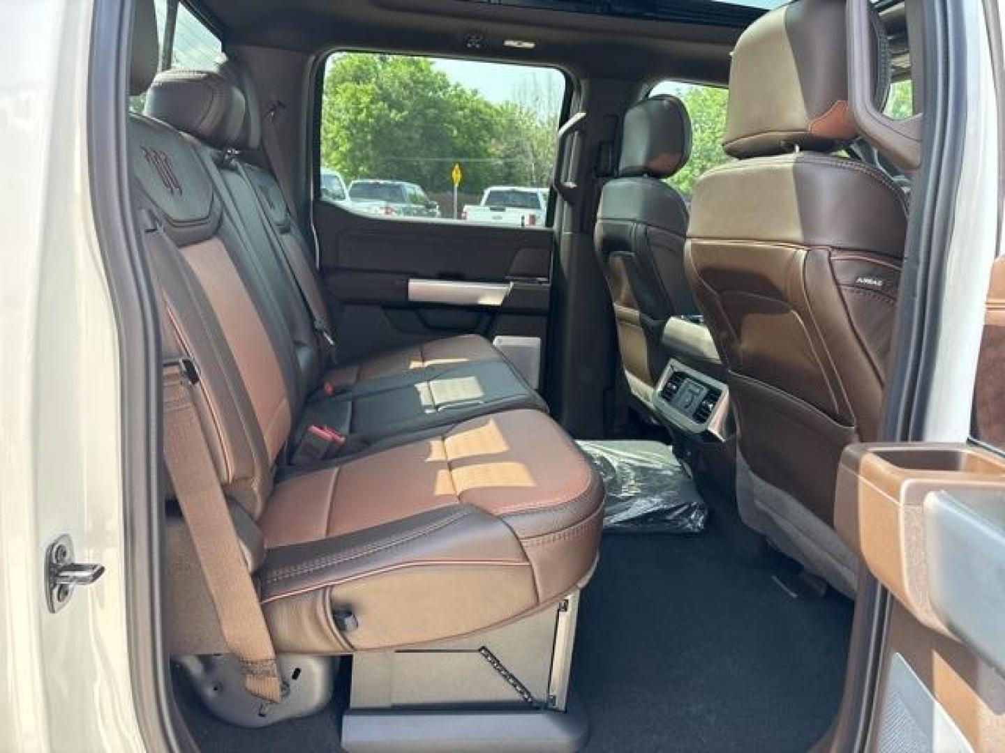 2024 Star White Metallic Tri-Coat /Java Ford F-250SD King Ranch (1FT8W2BT2RE) with an Power Stroke 6.7L V8 DI 32V OHV Turbodiesel engine, Automatic transmission, located at 1105 E Mulberry, Kaufman, TX, 75142, (972) 962-2151, 32.589550, -96.300926 - Star White Metallic Tri-Coat 2024 Ford F-250SD 4D Crew Cab King Ranch 4WD 10-Speed Automatic Power Stroke 6.7L V8 DI 32V OHV Turbodiesel 4WD.<br><br><br>Please call Paul Murrey Ford Inc. In Kaufman Texas A Family Dealership Since 1952 Serving the Dallas Fort Worth and East Texas areas for over 70 ye - Photo#20