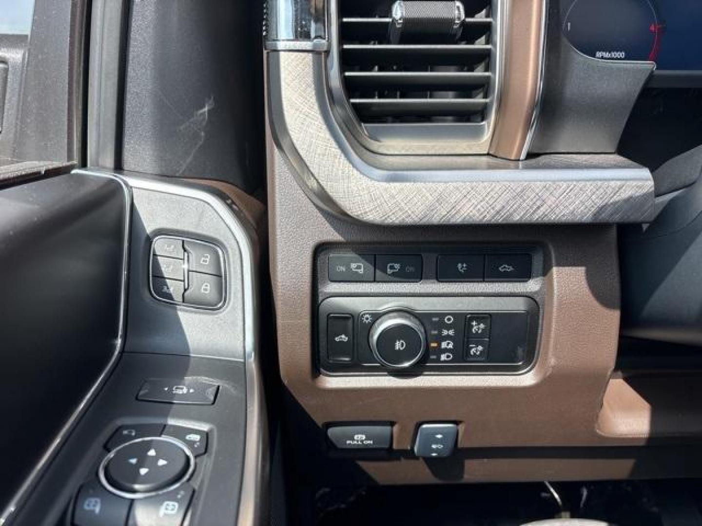 2024 Star White Metallic Tri-Coat /Java Ford F-250SD King Ranch (1FT8W2BT2RE) with an Power Stroke 6.7L V8 DI 32V OHV Turbodiesel engine, Automatic transmission, located at 1105 E Mulberry, Kaufman, TX, 75142, (972) 962-2151, 32.589550, -96.300926 - Star White Metallic Tri-Coat 2024 Ford F-250SD 4D Crew Cab King Ranch 4WD 10-Speed Automatic Power Stroke 6.7L V8 DI 32V OHV Turbodiesel 4WD.<br><br><br>Please call Paul Murrey Ford Inc. In Kaufman Texas A Family Dealership Since 1952 Serving the Dallas Fort Worth and East Texas areas for over 70 ye - Photo#23