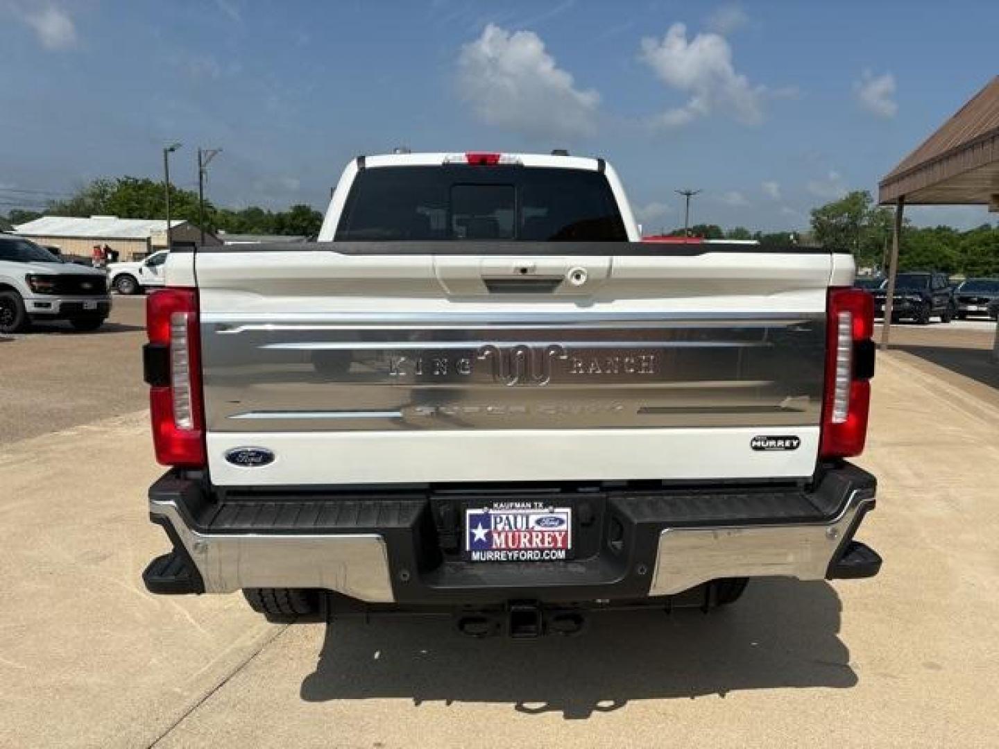 2024 Star White Metallic Tri-Coat /Java Ford F-250SD King Ranch (1FT8W2BT2RE) with an Power Stroke 6.7L V8 DI 32V OHV Turbodiesel engine, Automatic transmission, located at 1105 E Mulberry, Kaufman, TX, 75142, (972) 962-2151, 32.589550, -96.300926 - Star White Metallic Tri-Coat 2024 Ford F-250SD 4D Crew Cab King Ranch 4WD 10-Speed Automatic Power Stroke 6.7L V8 DI 32V OHV Turbodiesel 4WD.<br><br><br>Please call Paul Murrey Ford Inc. In Kaufman Texas A Family Dealership Since 1952 Serving the Dallas Fort Worth and East Texas areas for over 70 ye - Photo#4