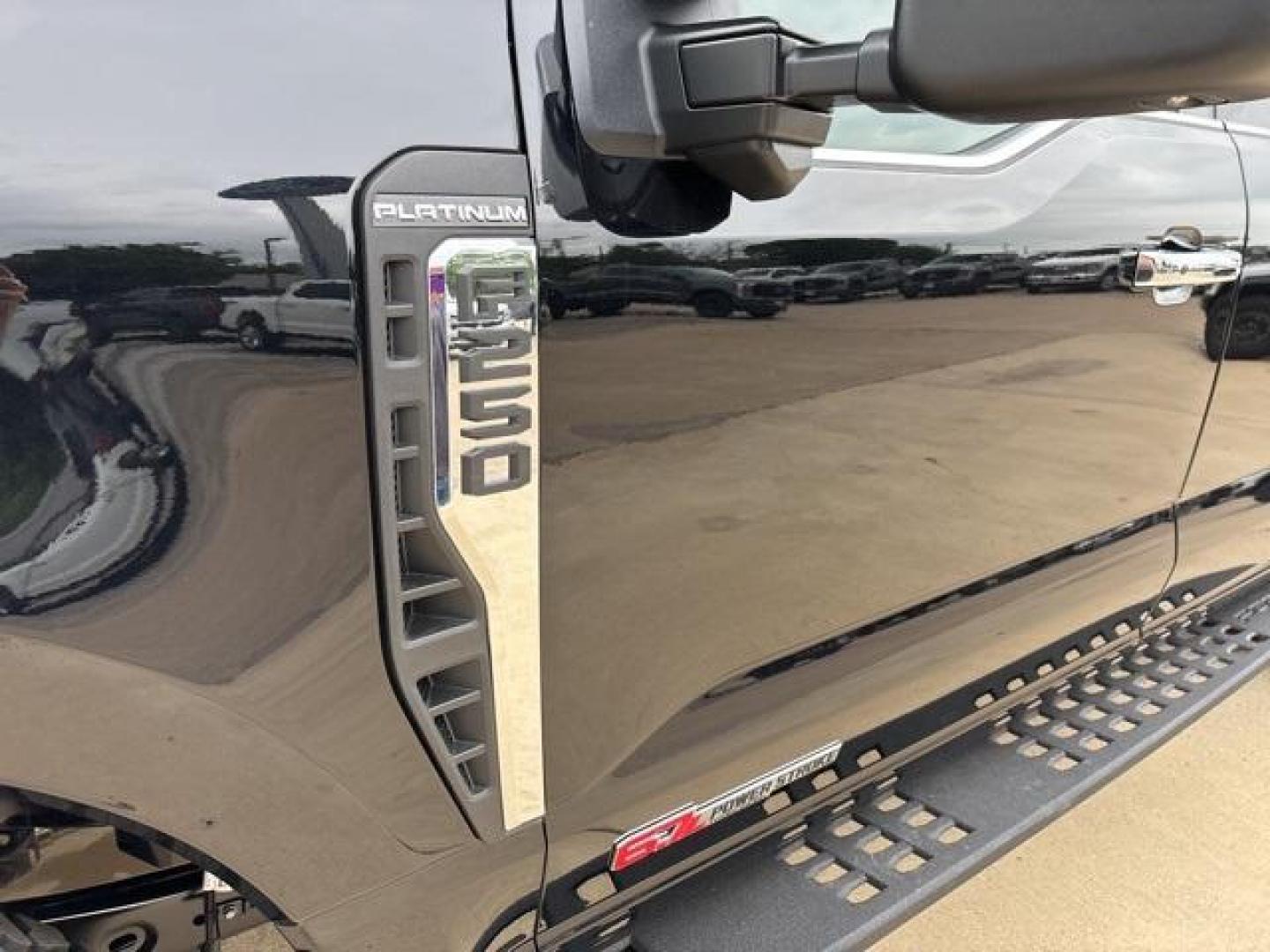 2024 Agate Black Metallic /Black Onyx Ford F-250SD Platinum (1FT8W2BM0RE) with an 6.7L High Output Power Stroke V8 Diesel engine, Automatic transmission, located at 1105 E Mulberry, Kaufman, TX, 75142, (972) 962-2151, 32.589550, -96.300926 - Agate Black Metallic 2024 Ford F-250SD 4D Crew Cab Platinum 4WD 10-Speed Automatic 6.7L High Output Power Stroke V8 Diesel 4WD.<br><br><br>Please call Paul Murrey Ford Inc. In Kaufman Texas A Family Dealership Since 1952 Serving the Dallas Fort Worth and East Texas areas for over 70 years. Please ca - Photo#7