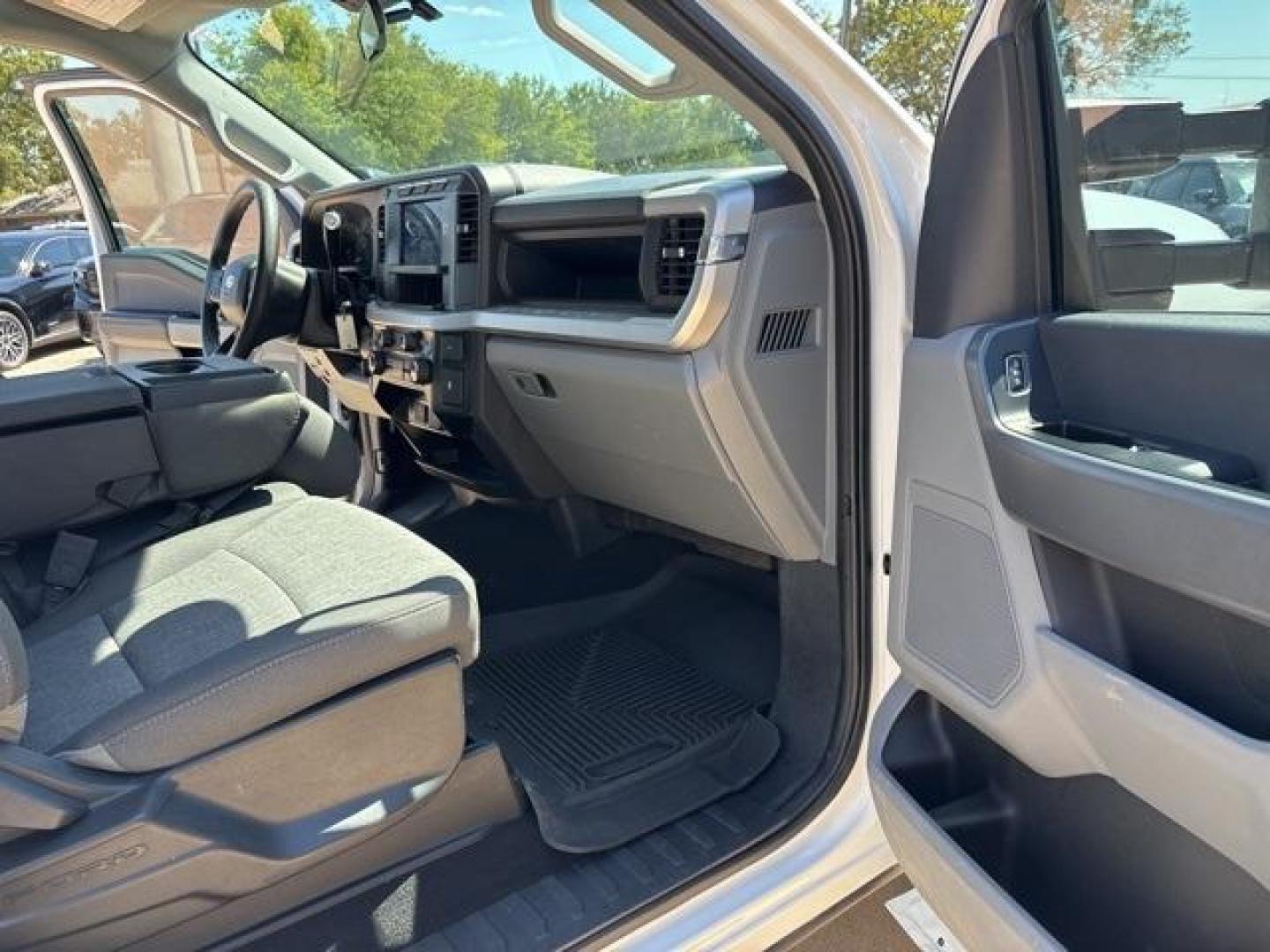 2024 Oxford White /Medium Dark Slate Ford F-350SD XL (1FT8W3BNXRE) with an 7.3L V8 PFI SOHC 16V Federal 405hp engine, Automatic transmission, located at 1105 E Mulberry, Kaufman, TX, 75142, (972) 962-2151, 32.589550, -96.300926 - Oxford White 2024 Ford F-350SD 4D Crew Cab XL 4WD 10-Speed Automatic 7.3L V8 PFI SOHC 16V Federal 405hp 4WD.<br><br><br>Please call Paul Murrey Ford Inc. In Kaufman Texas A Family Dealership Since 1952 Serving the Dallas Fort Worth and East Texas areas for over 70 years. Please call 972-962-2151 www - Photo#17