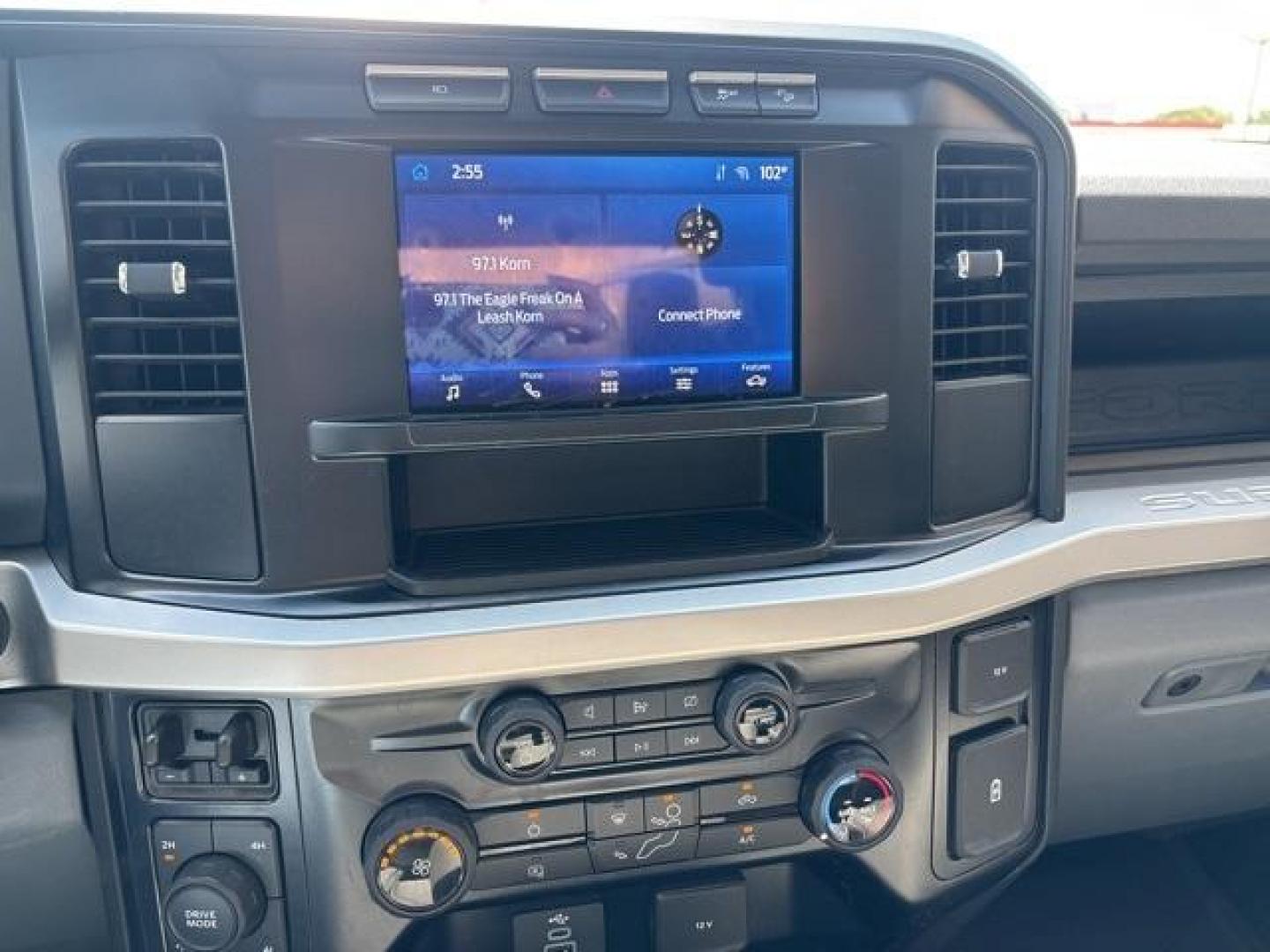 2024 Oxford White /Medium Dark Slate Ford F-350SD XL (1FT8W3BNXRE) with an 7.3L V8 PFI SOHC 16V Federal 405hp engine, Automatic transmission, located at 1105 E Mulberry, Kaufman, TX, 75142, (972) 962-2151, 32.589550, -96.300926 - Oxford White 2024 Ford F-350SD 4D Crew Cab XL 4WD 10-Speed Automatic 7.3L V8 PFI SOHC 16V Federal 405hp 4WD.<br><br><br>Please call Paul Murrey Ford Inc. In Kaufman Texas A Family Dealership Since 1952 Serving the Dallas Fort Worth and East Texas areas for over 70 years. Please call 972-962-2151 www - Photo#24