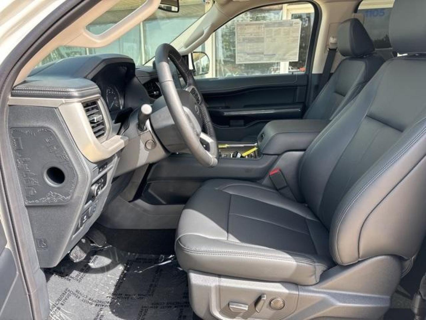 2024 White Metallic /Black Onyx Ford Expedition XLT (1FMJU1H87RE) with an EcoBoost 3.5L V6 GTDi DOHC 24V Twin Turbocharged engine, Automatic transmission, located at 1105 E Mulberry, Kaufman, TX, 75142, (972) 962-2151, 32.589550, -96.300926 - Photo#10