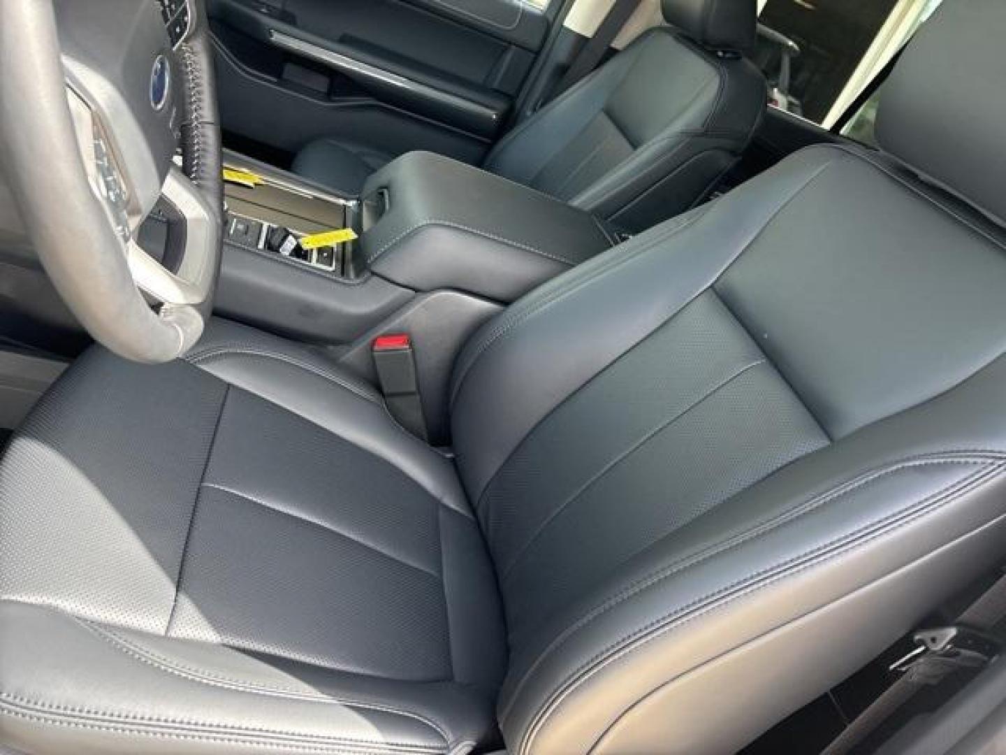 2024 White Metallic /Black Onyx Ford Expedition XLT (1FMJU1H87RE) with an EcoBoost 3.5L V6 GTDi DOHC 24V Twin Turbocharged engine, Automatic transmission, located at 1105 E Mulberry, Kaufman, TX, 75142, (972) 962-2151, 32.589550, -96.300926 - Photo#12